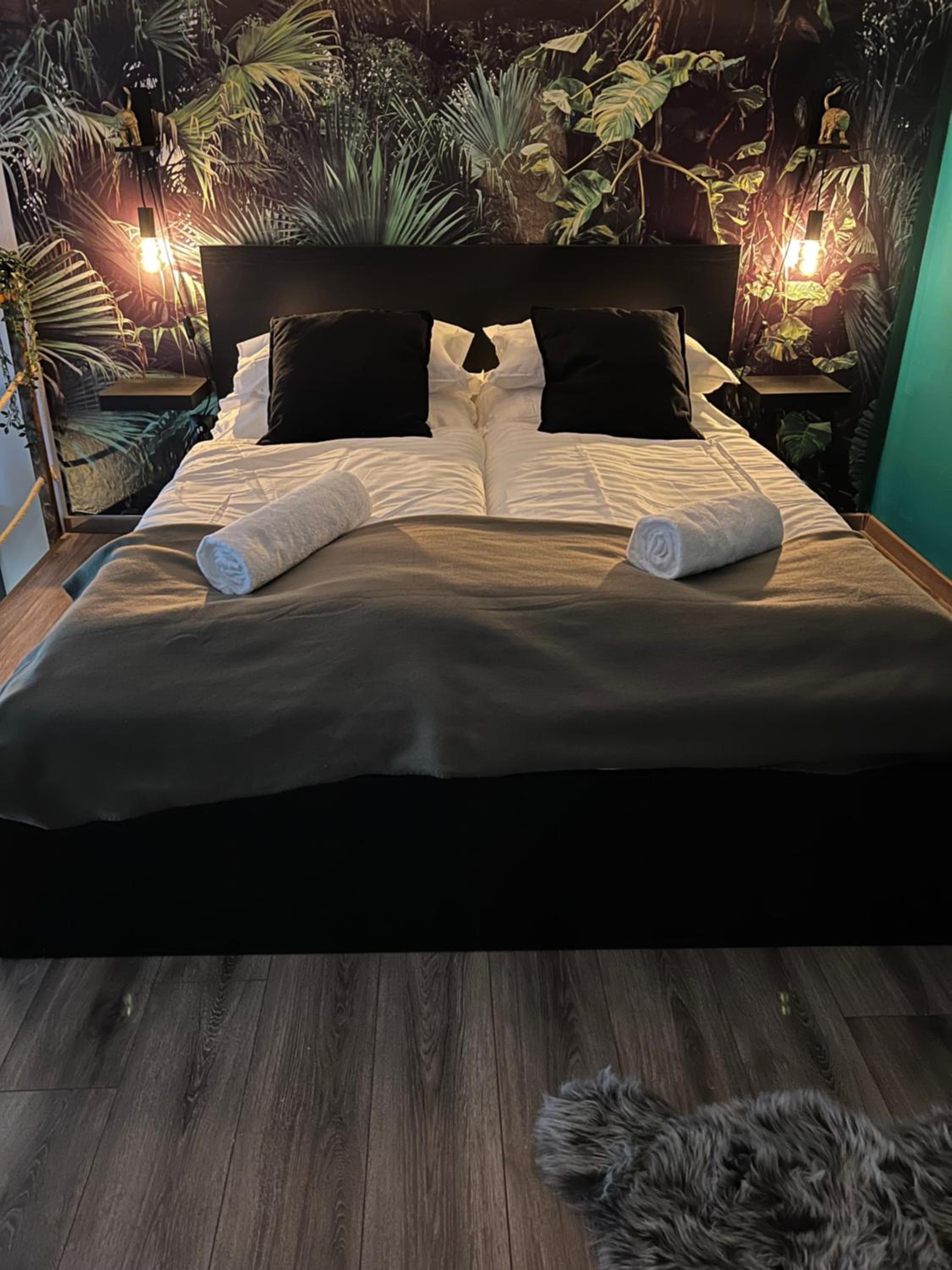 Jungle Inn