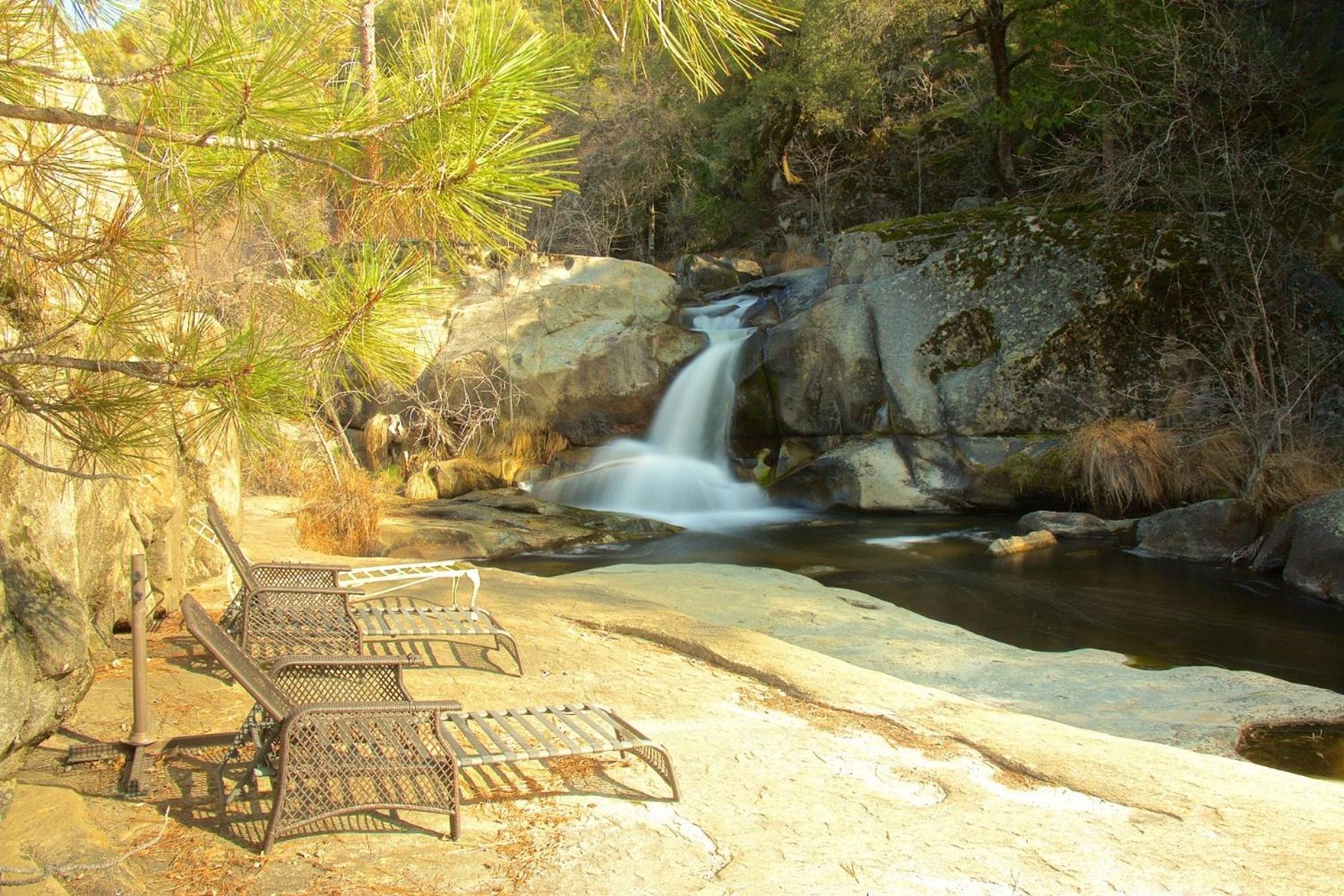 Waterfall Lodge near Yosemite Endless Pool, Hot Tub, Playground