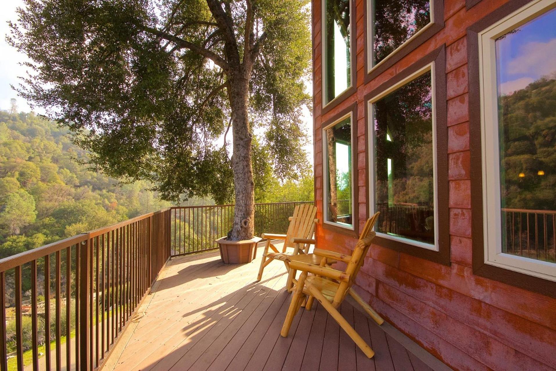 Waterfall Lodge near Yosemite Endless Pool, Hot Tub, Playground