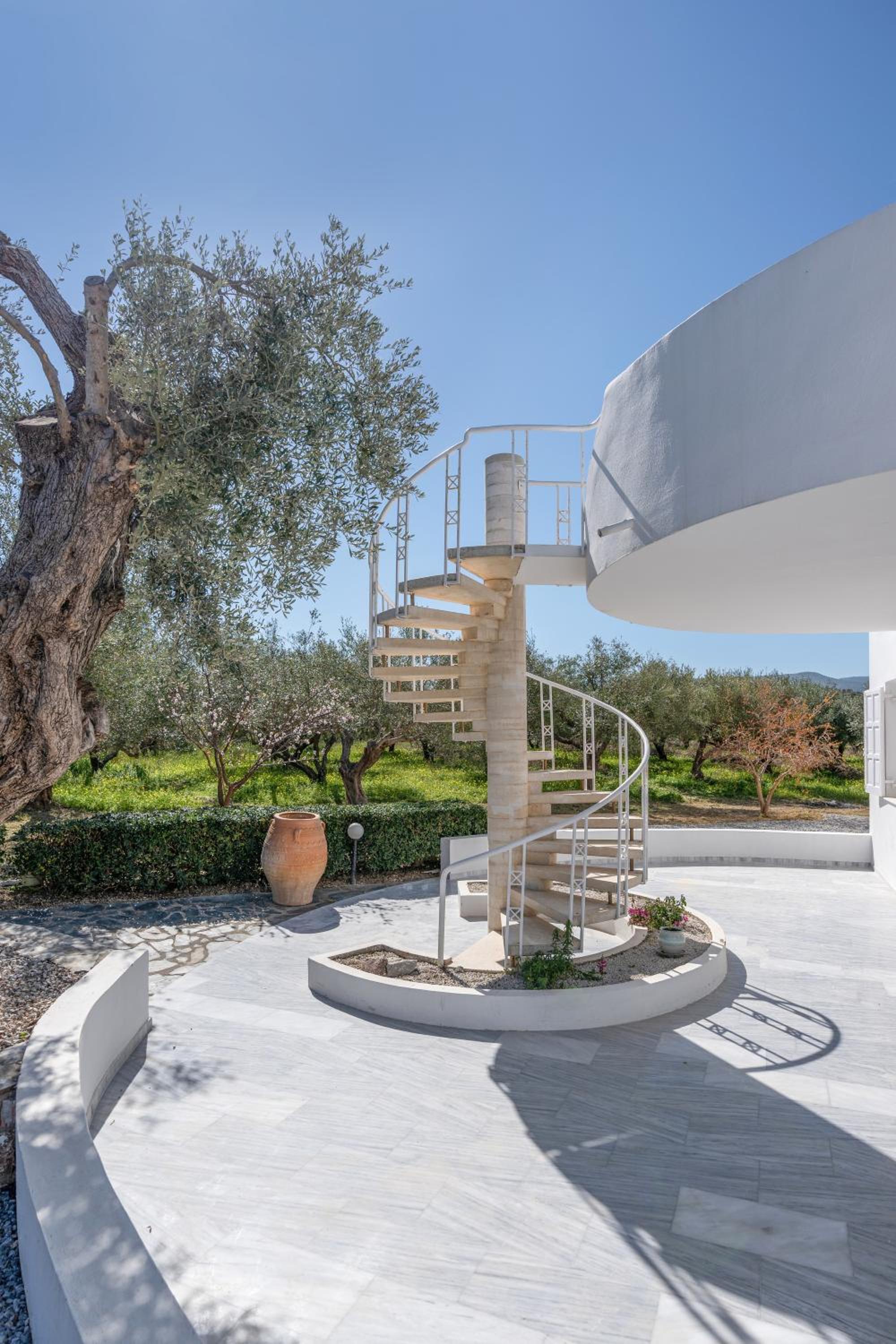 Modernist Spa Suites - Grambella Olive Estate view 2
