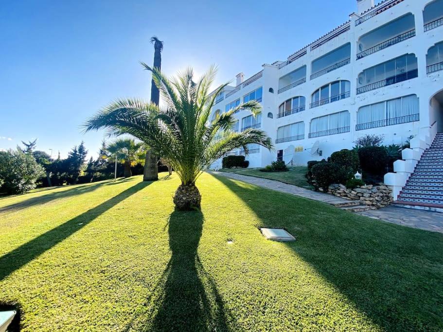 Torrenueva Lux Seaview Apartment close to Marbella