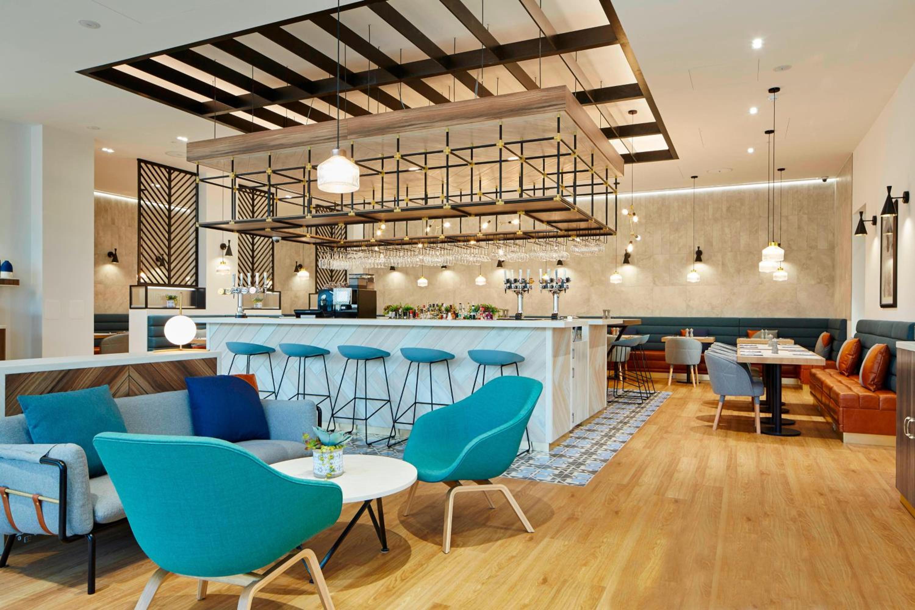 Luton Vacations - Courtyard by Marriott Luton Airport - Property Image 1