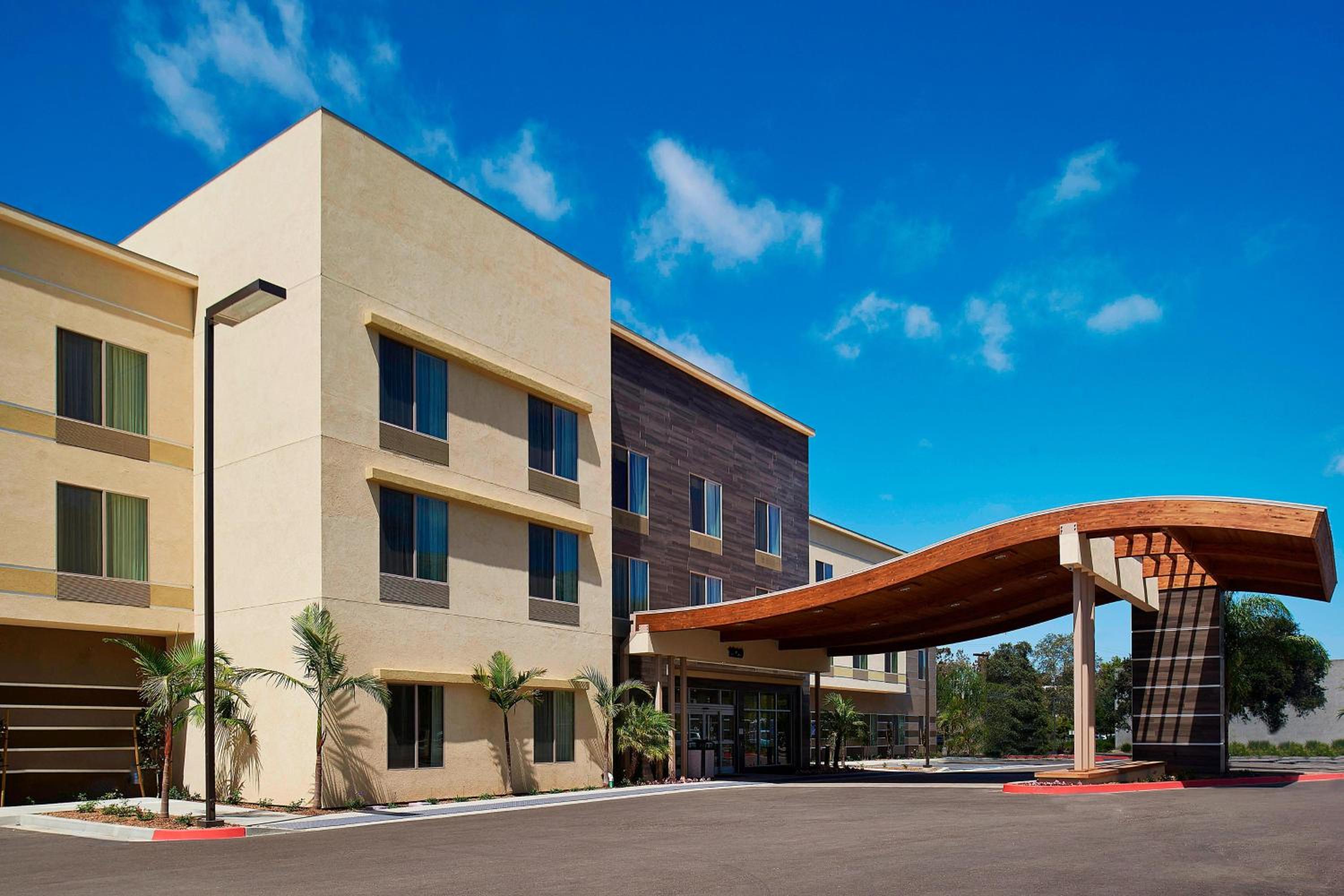 Hotel Fairfield Inn & Suites by Marriott San Diego Carlsbad - Image 1