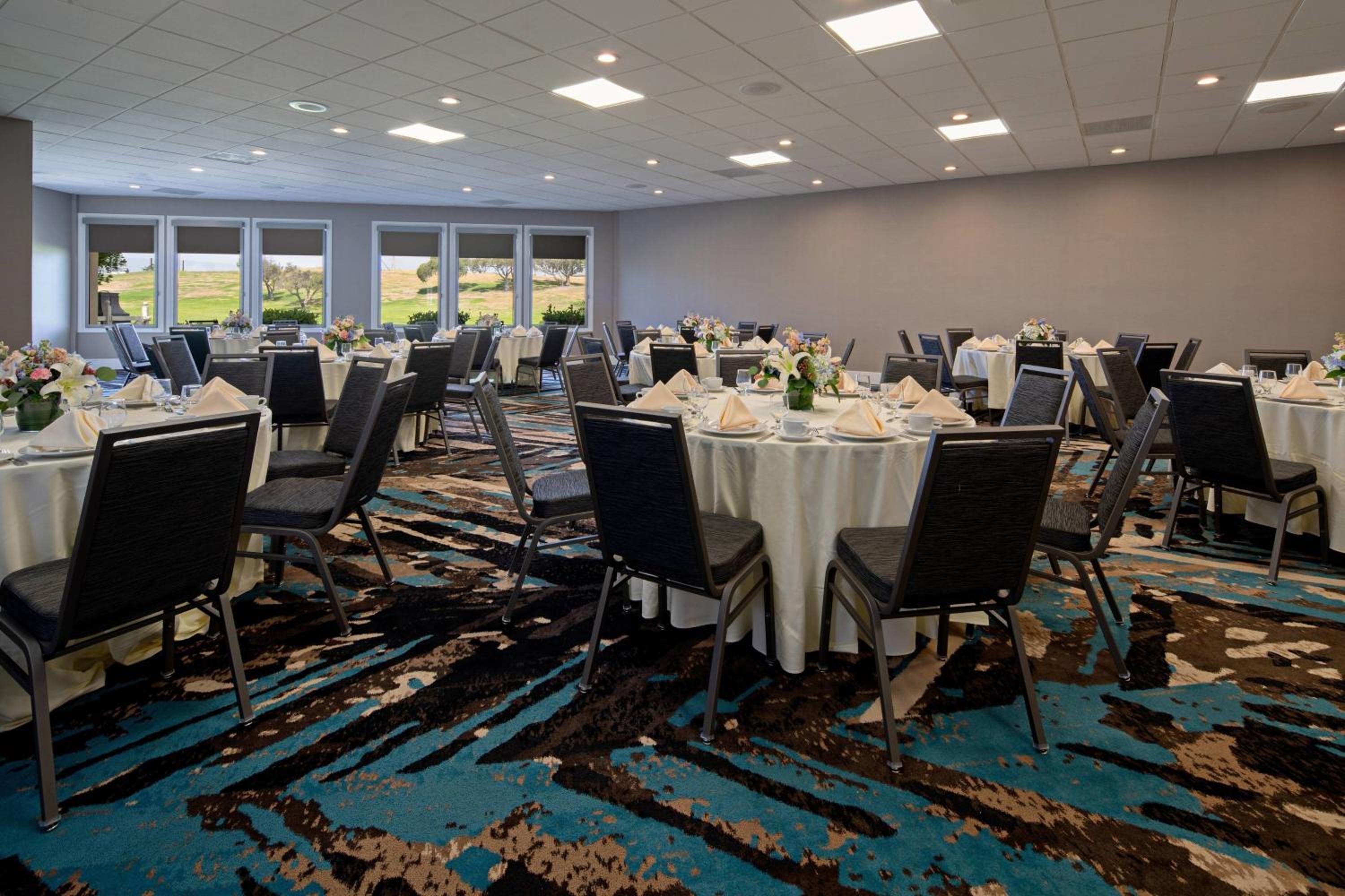 Oxnard Vacations - Residence Inn by Marriott Oxnard River Ridge - Property Image 5
