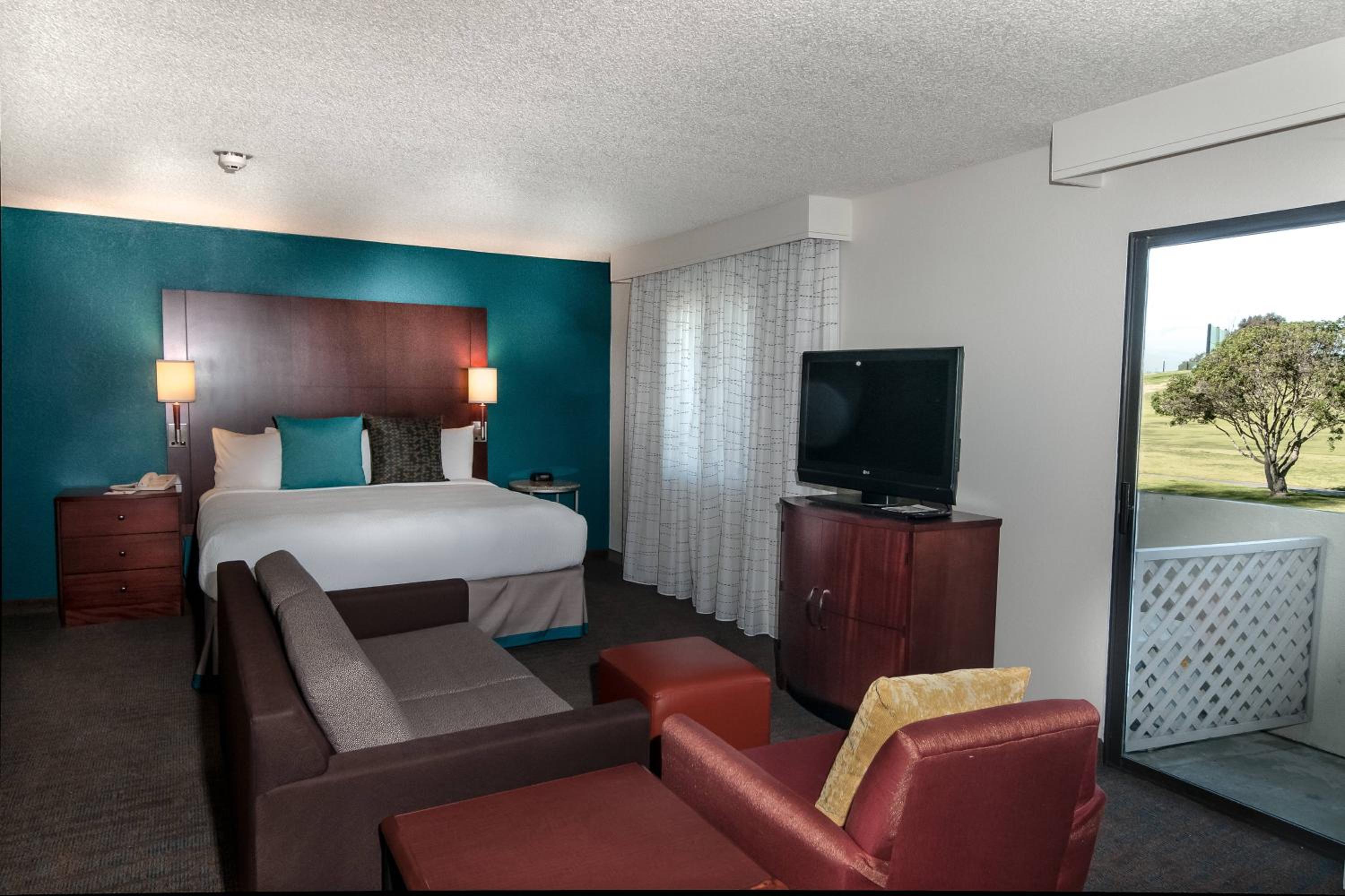 Oxnard Vacations - Residence Inn by Marriott Oxnard River Ridge - Property Image 15