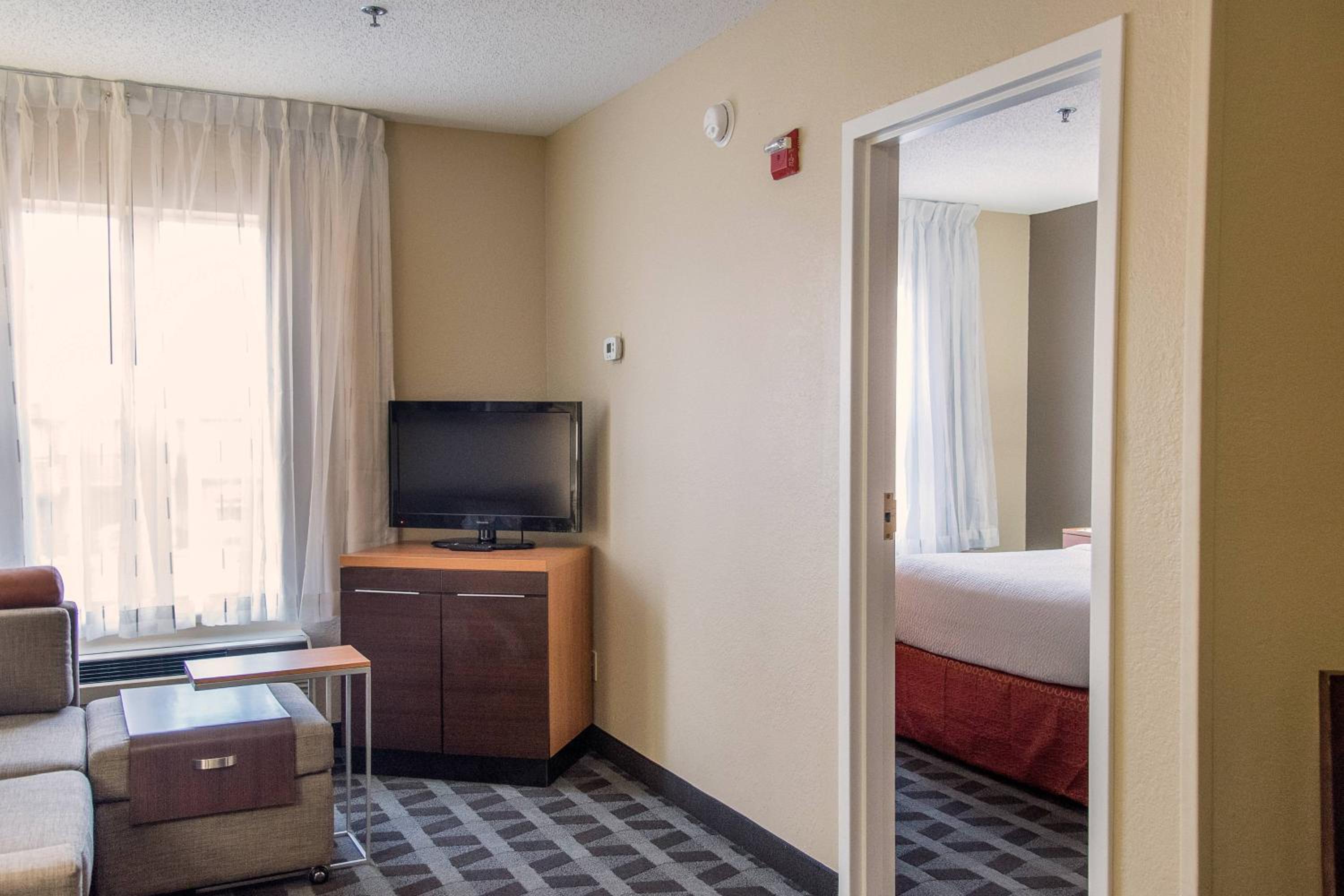 TownePlace Suites by Marriott Lafayette view 5