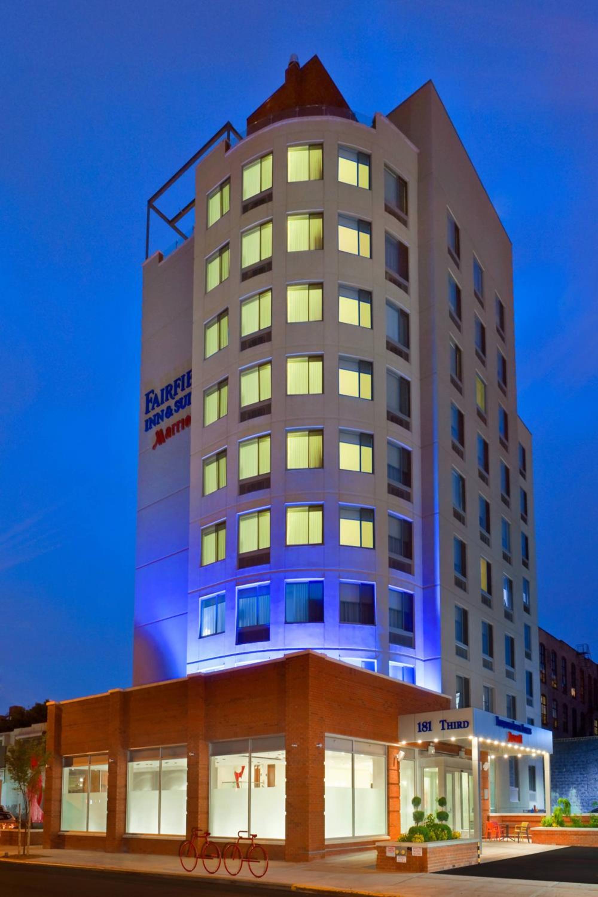 Hotel Fairfield Inn & Suites By Marriott New York Brooklyn - Image 1