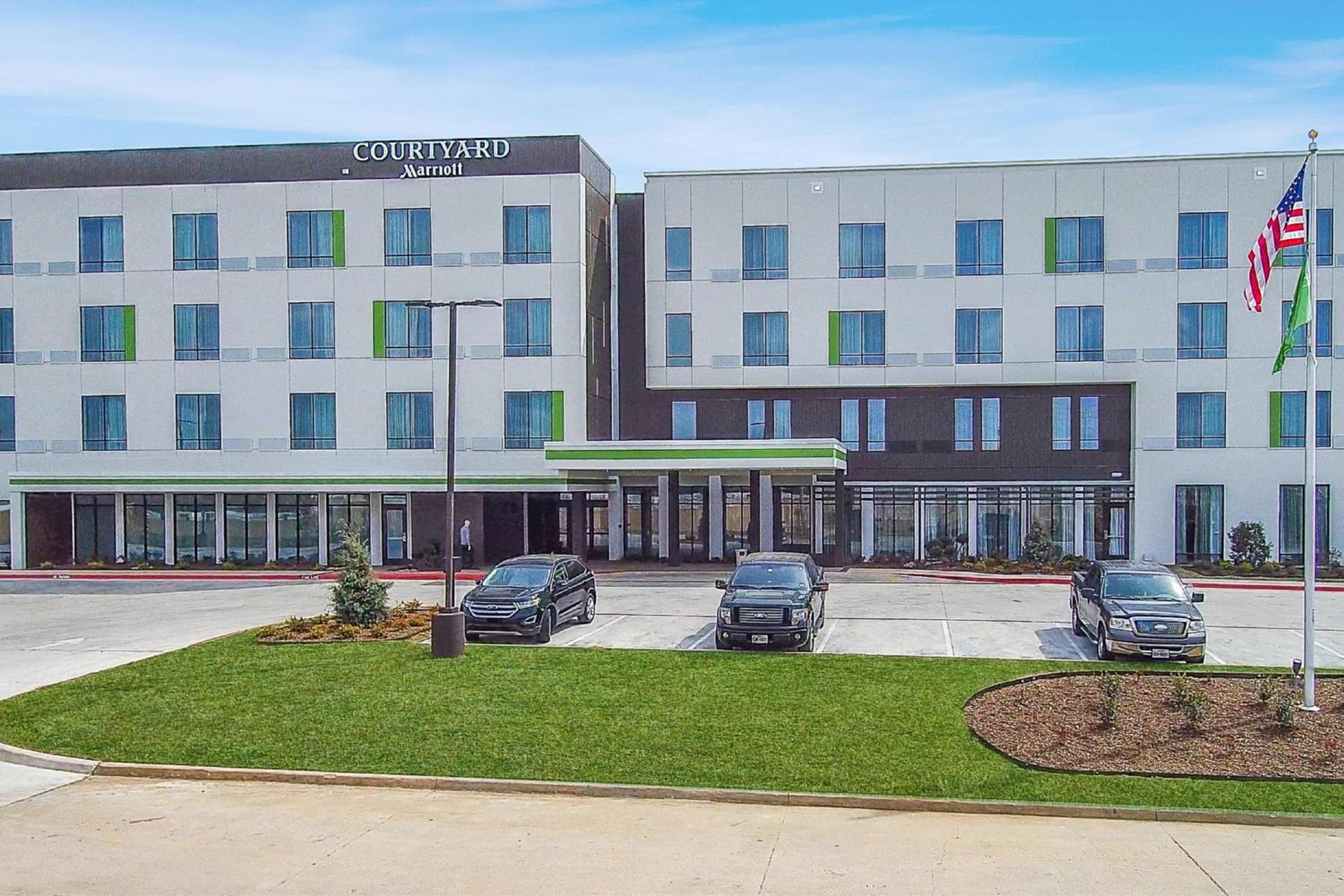 Longview Vacations - Courtyard by Marriott Longview North - Property Image 26