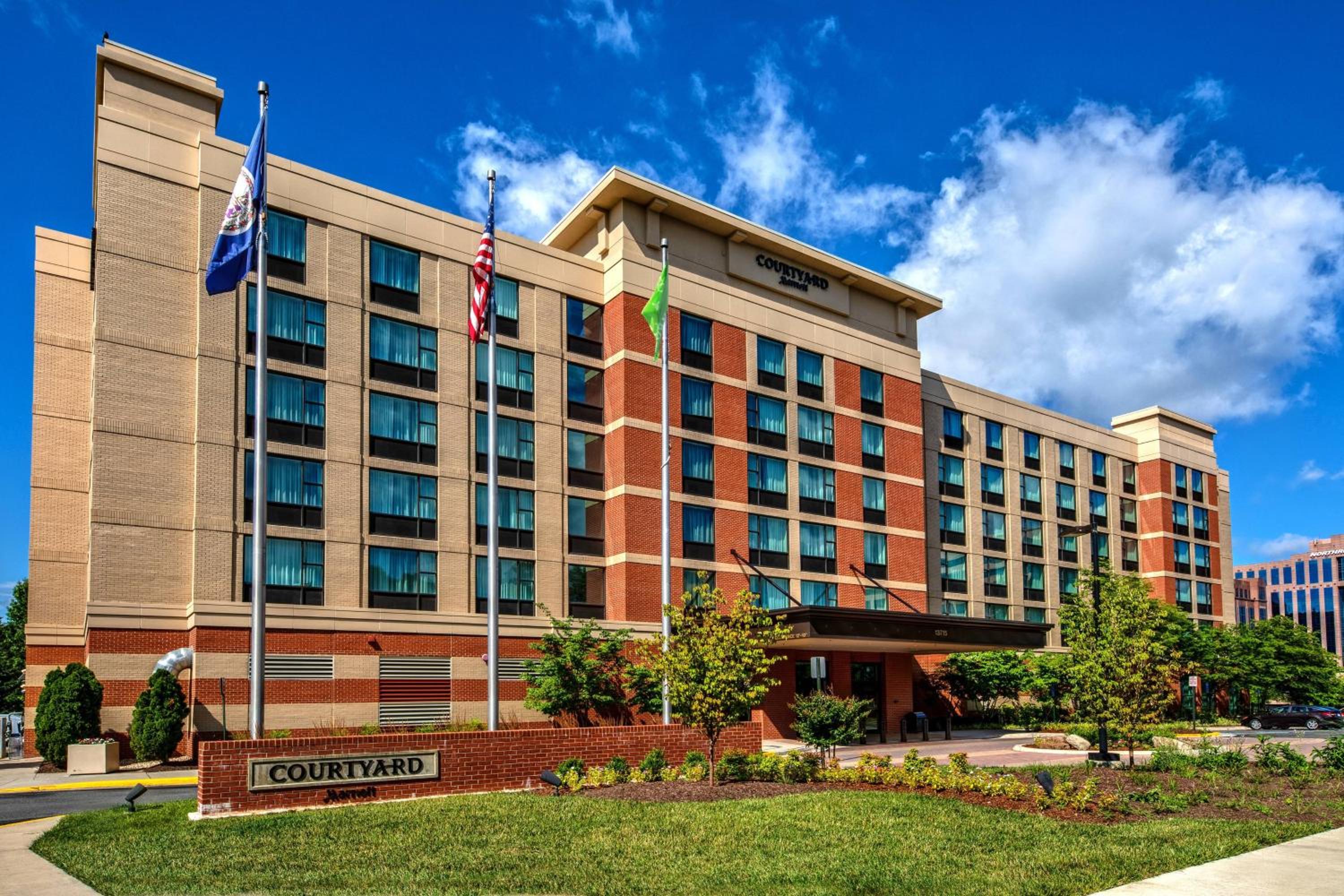 Hotel Courtyard by Marriott Dulles Airport Herndon - Image 1