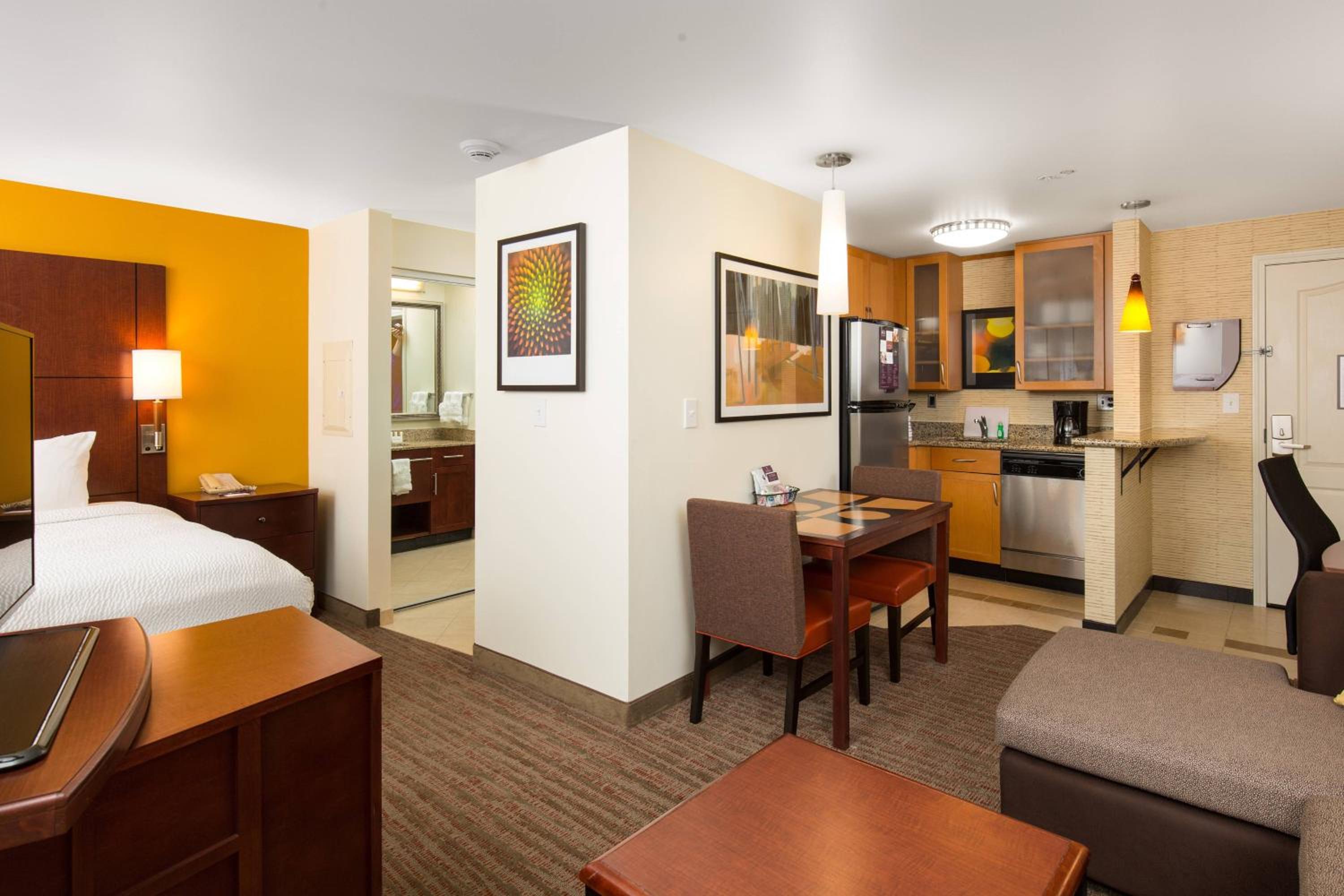 Springfield Vacations - Residence Inn by Marriott Springfield Old Keene Mill - Property Image 4