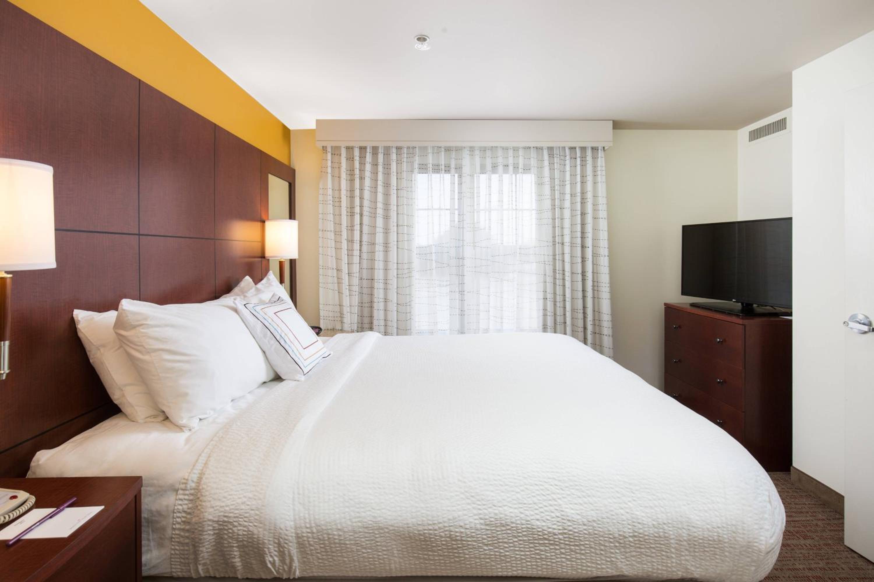 Springfield Vacations - Residence Inn by Marriott Springfield Old Keene Mill - Property Image 12