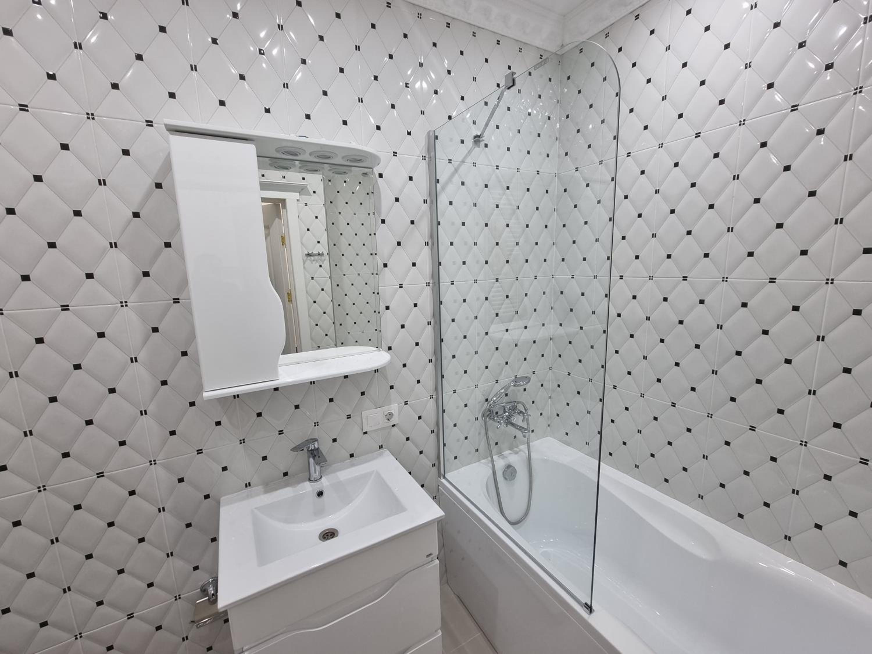Luxury Ismail Street in Chisinau view 4
