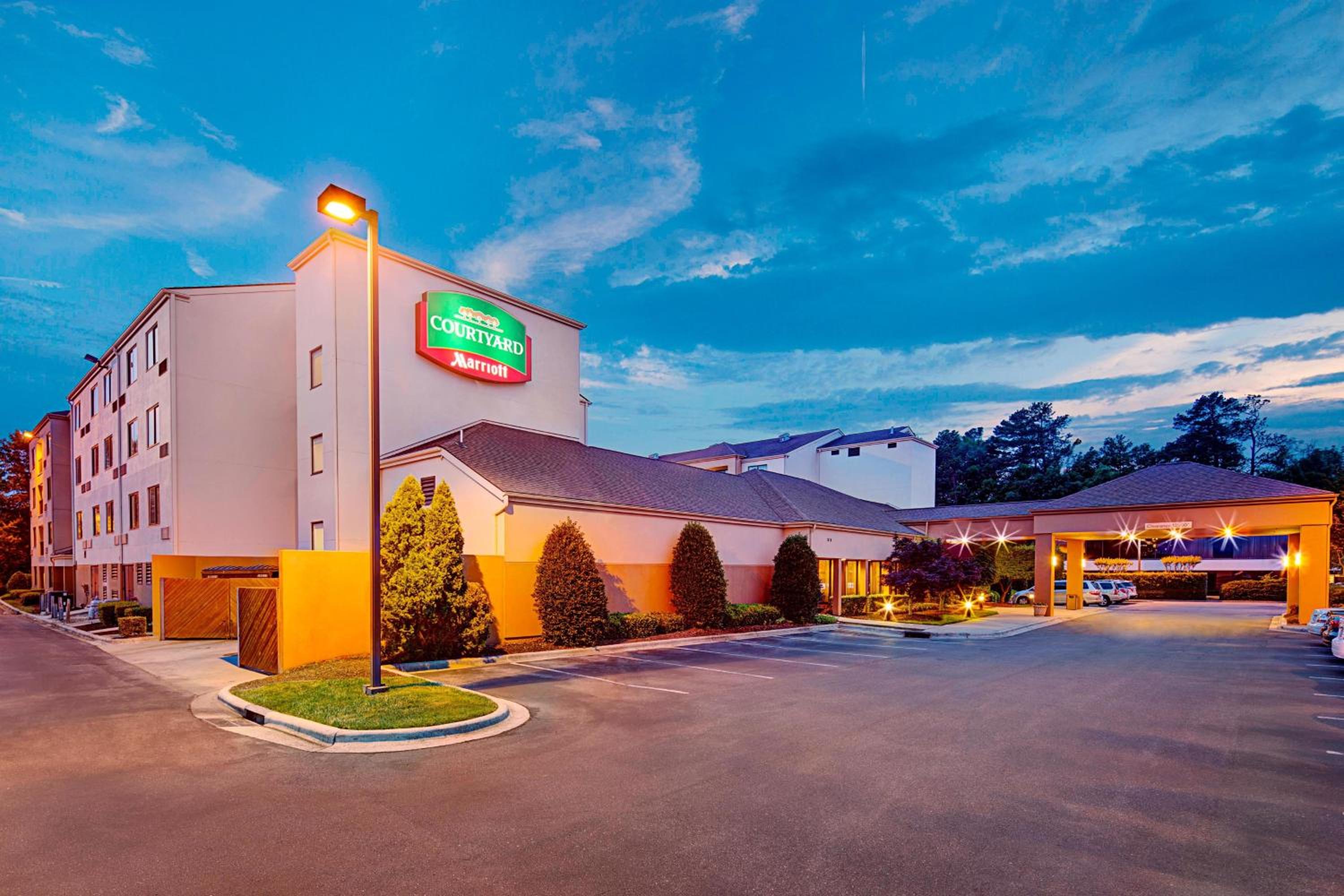 Hotel Courtyard Durham Near Duke University/Downtown - Image 1