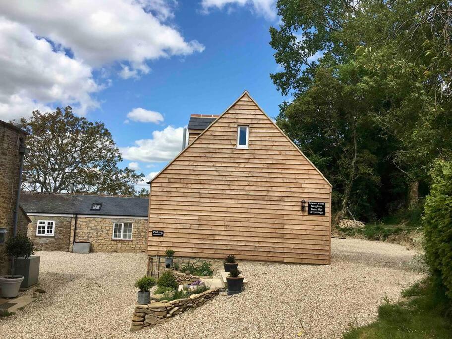 Barn Flat overlooking beautiful Dorset vale