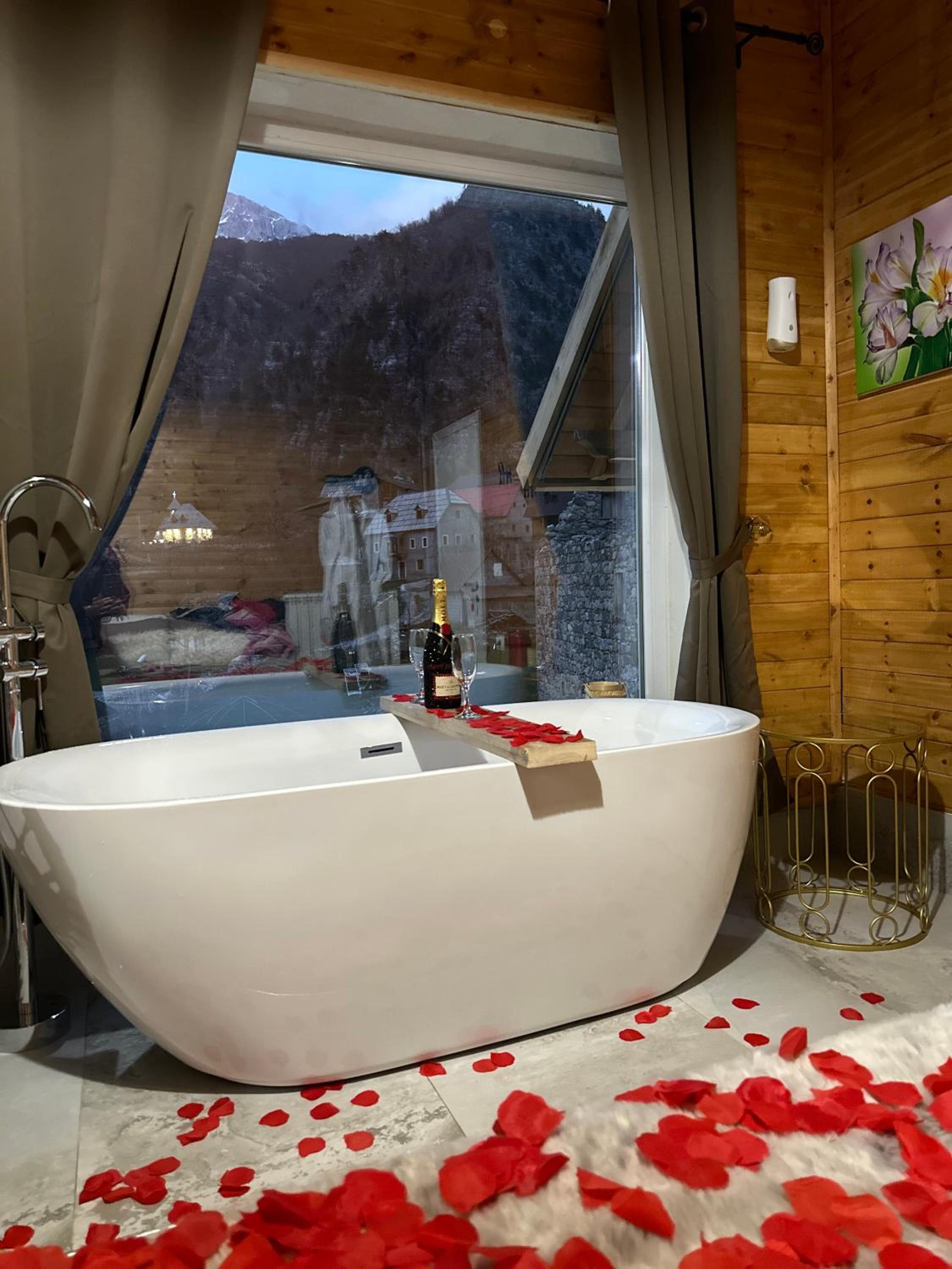 Bujtina Miqesia photo 5