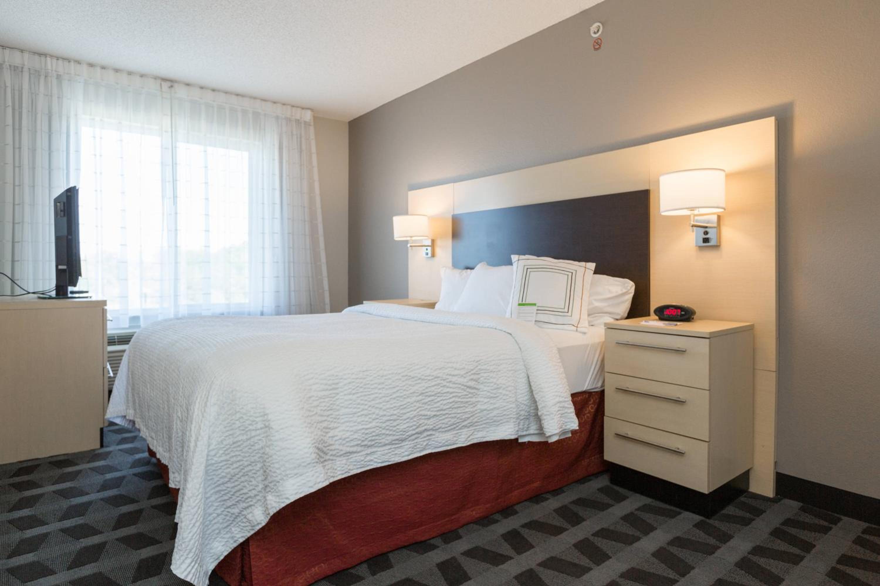Winchester Vacations - TownePlace Suites Winchester - Property Image 20