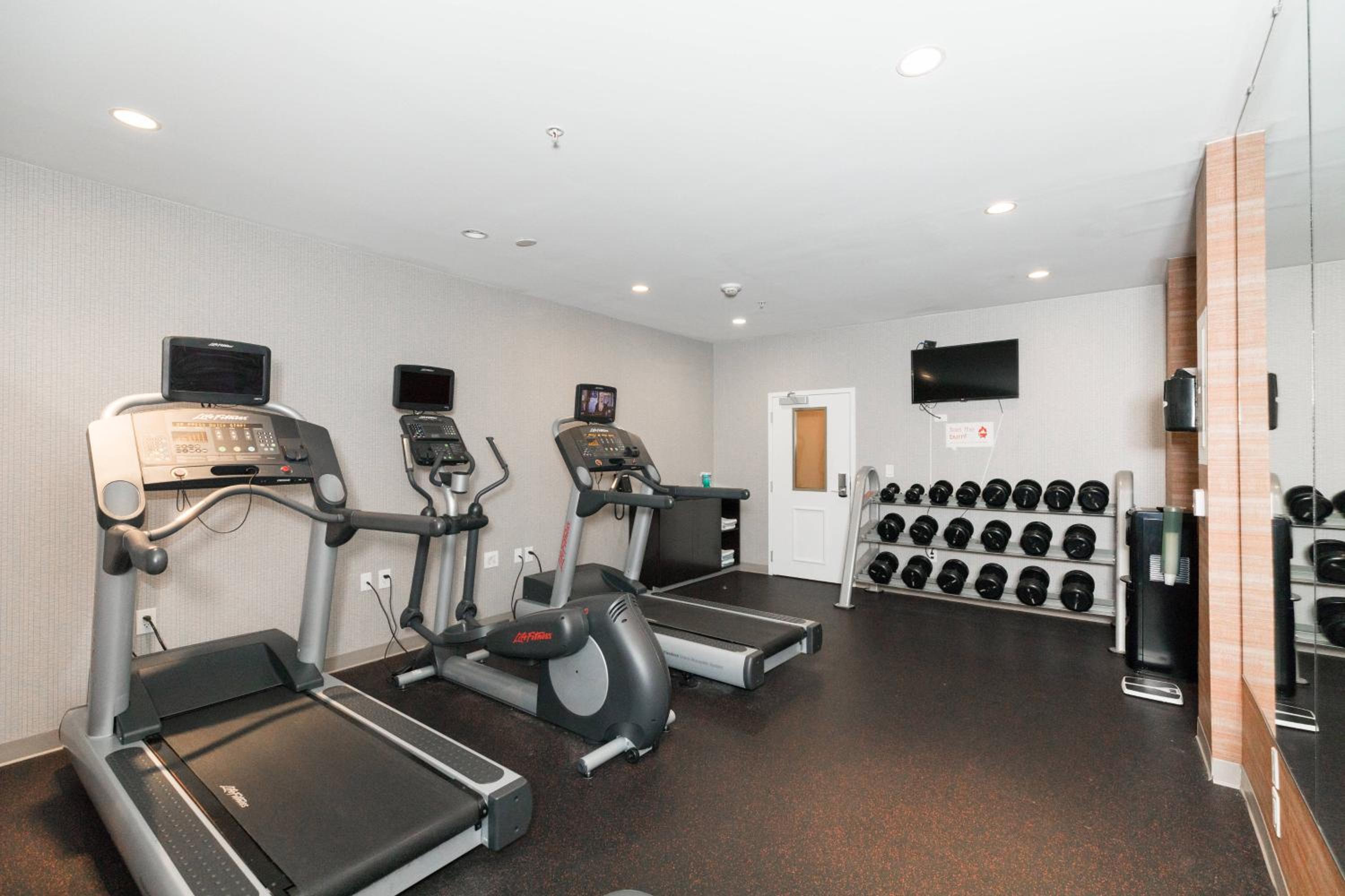 Winchester Vacations - TownePlace Suites Winchester - Property Image 3