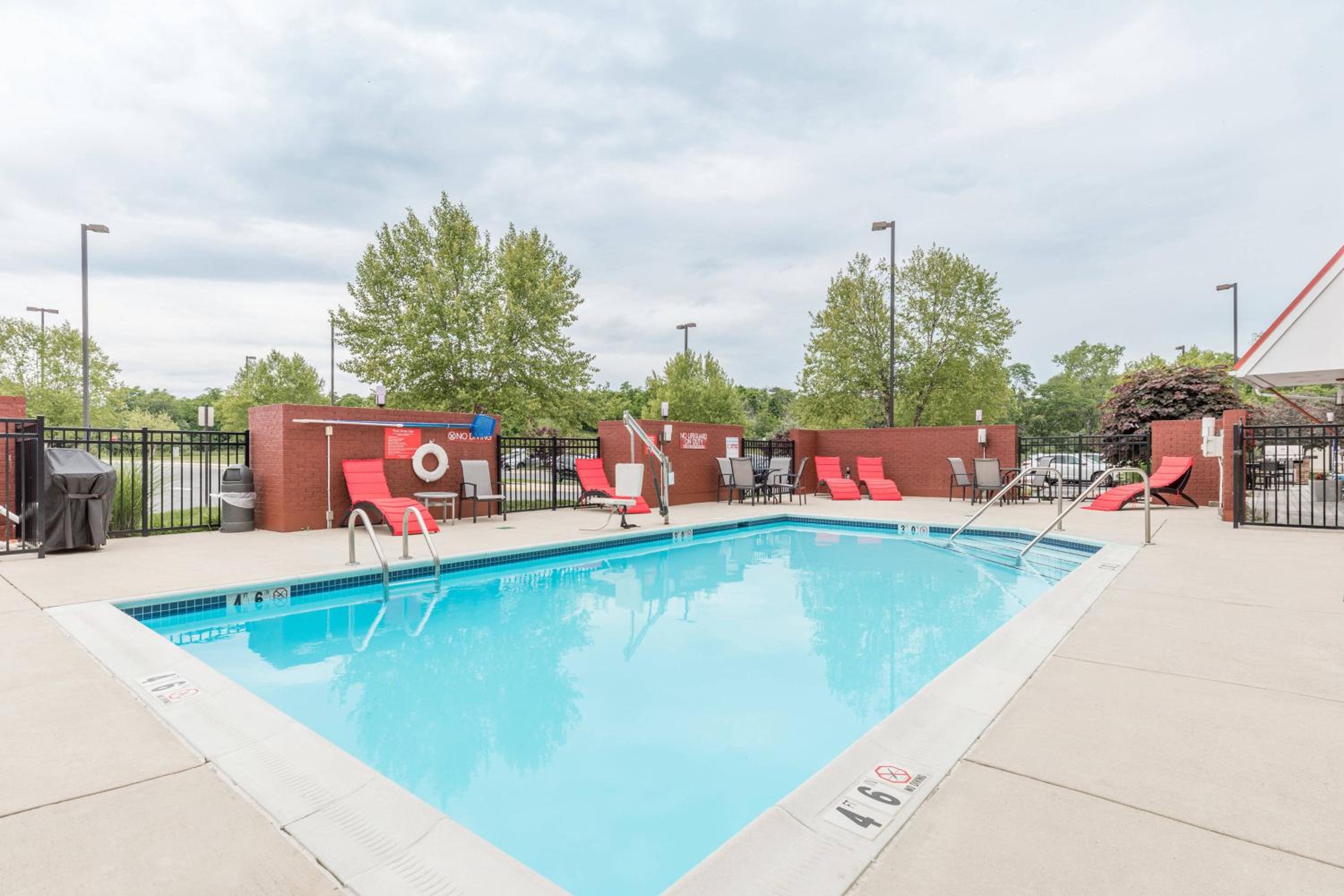 Winchester Vacations - TownePlace Suites Winchester - Property Image 4