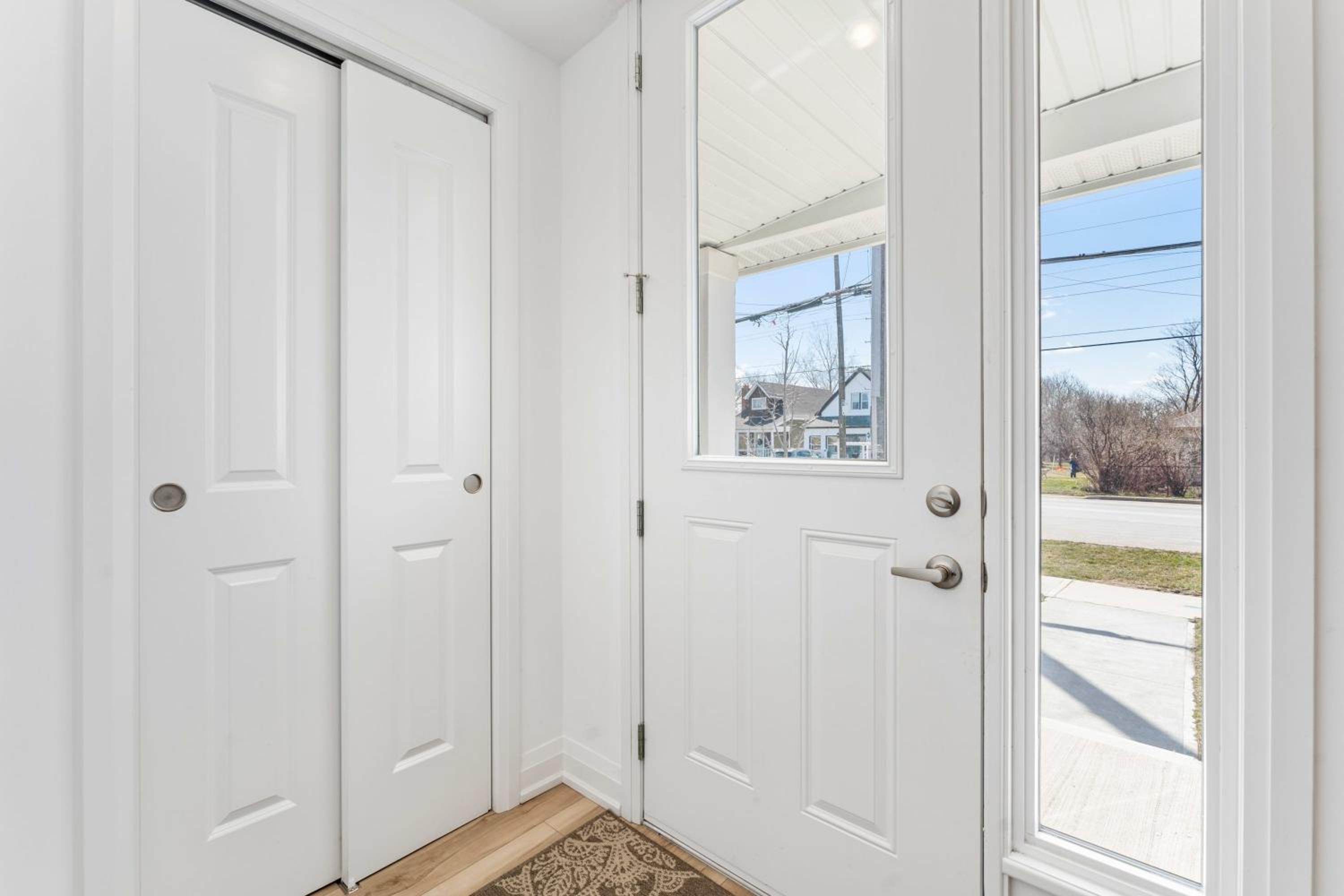 U2 - Beachy Paradise -Private & Spacious 2bdrm apt