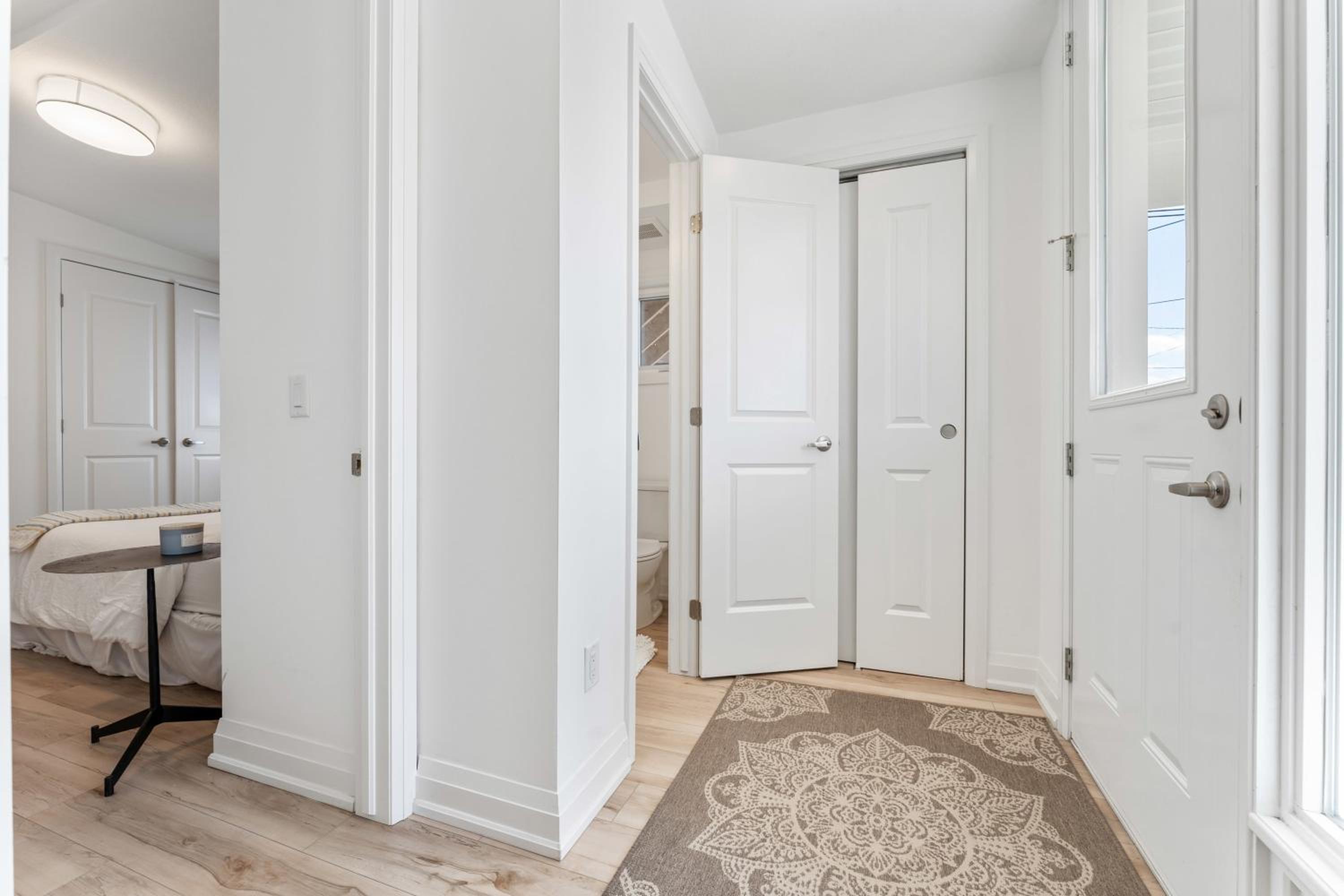 U2 - Beachy Paradise -Private & Spacious 2bdrm apt
