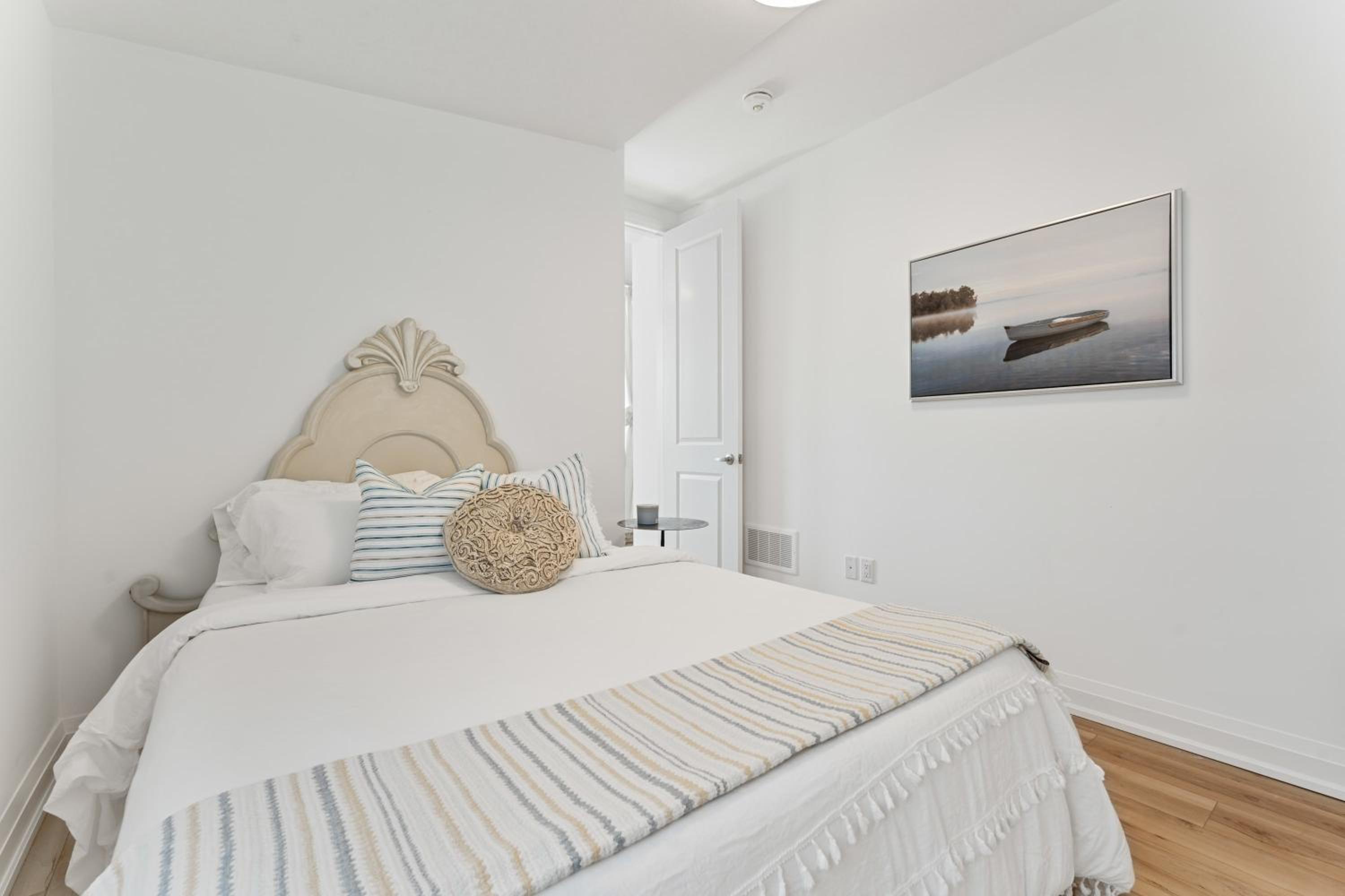 U2 - Beachy Paradise -Private & Spacious 2bdrm apt