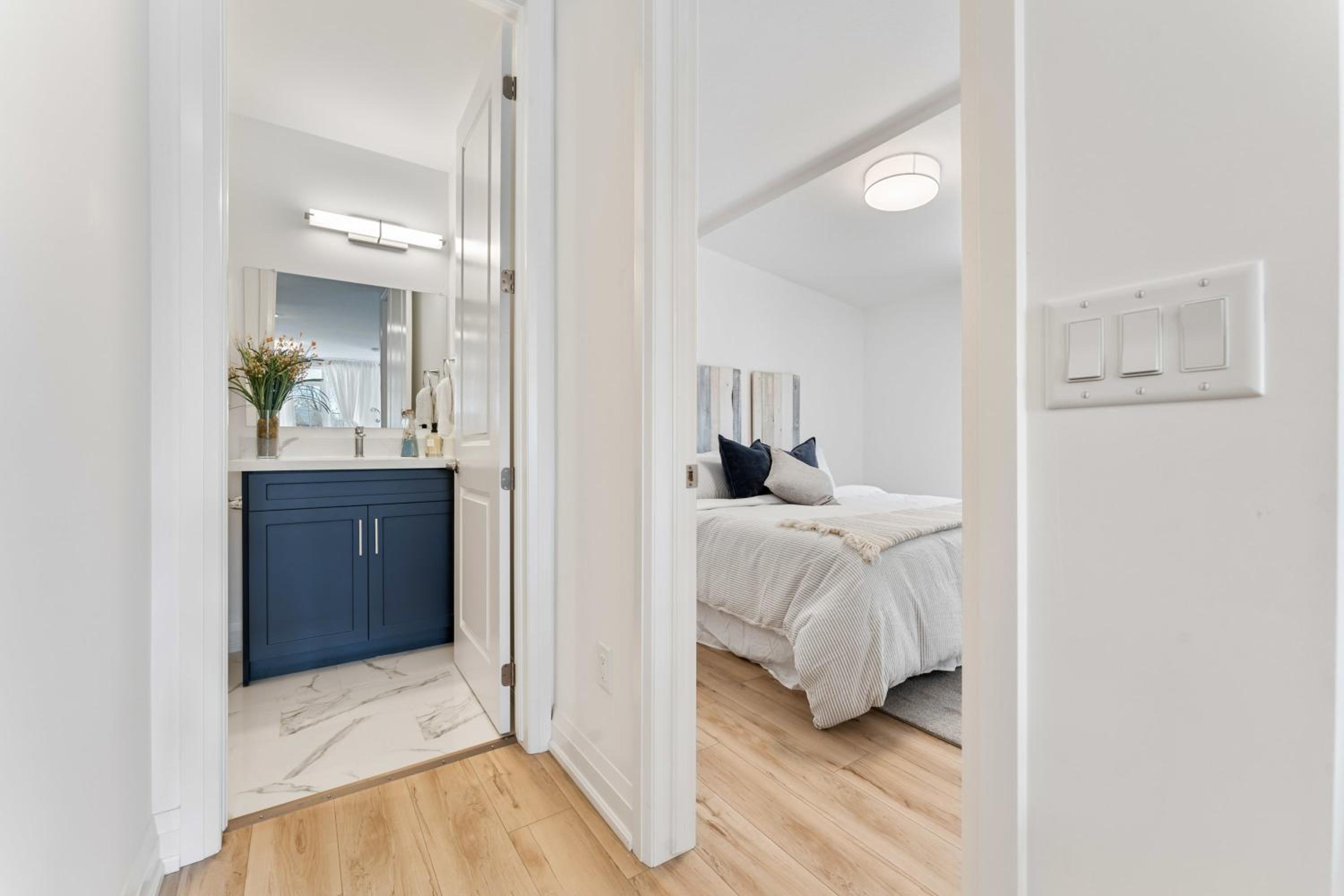 U2 - Beachy Paradise -Private & Spacious 2bdrm apt