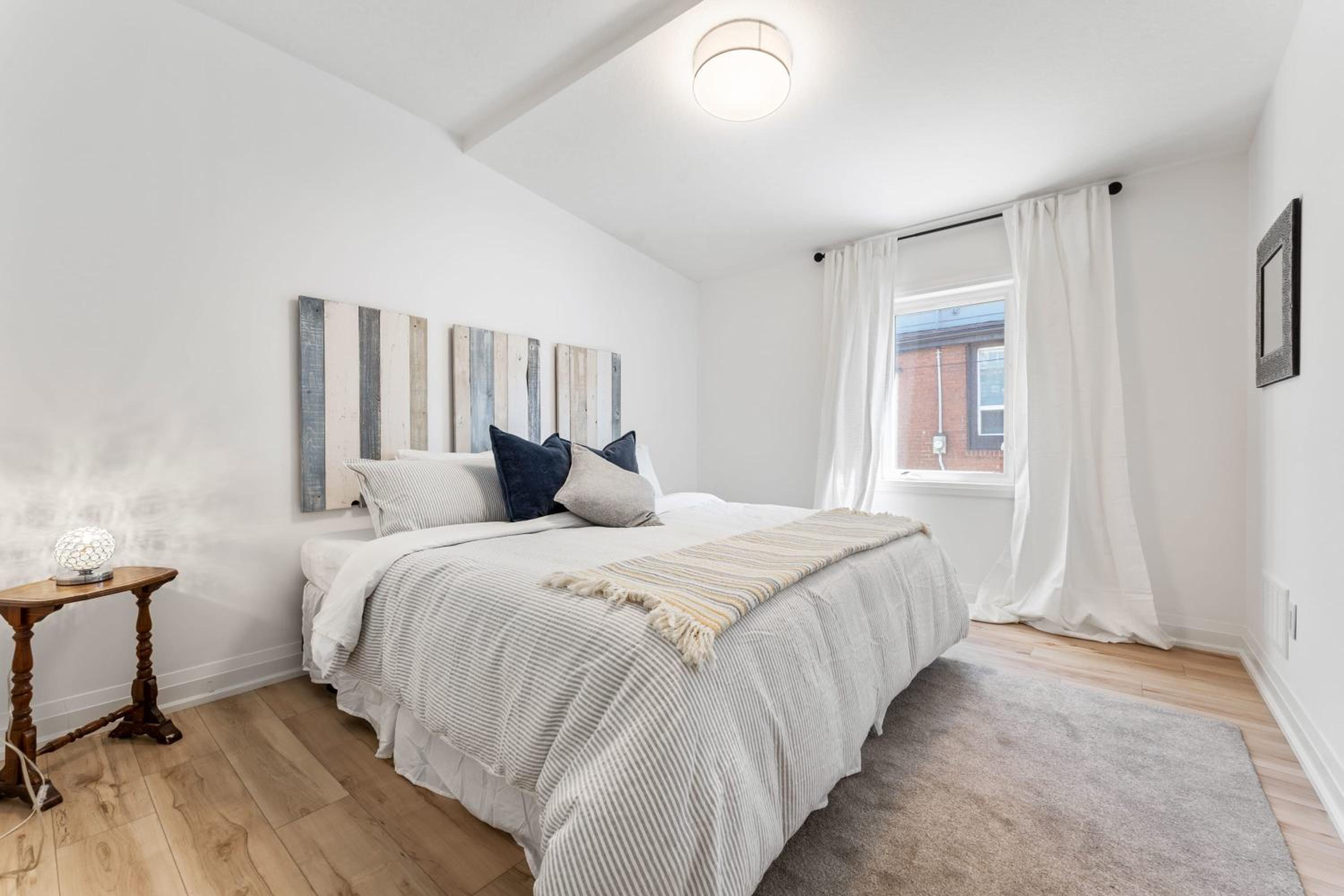 U2 - Beachy Paradise -Private & Spacious 2bdrm apt