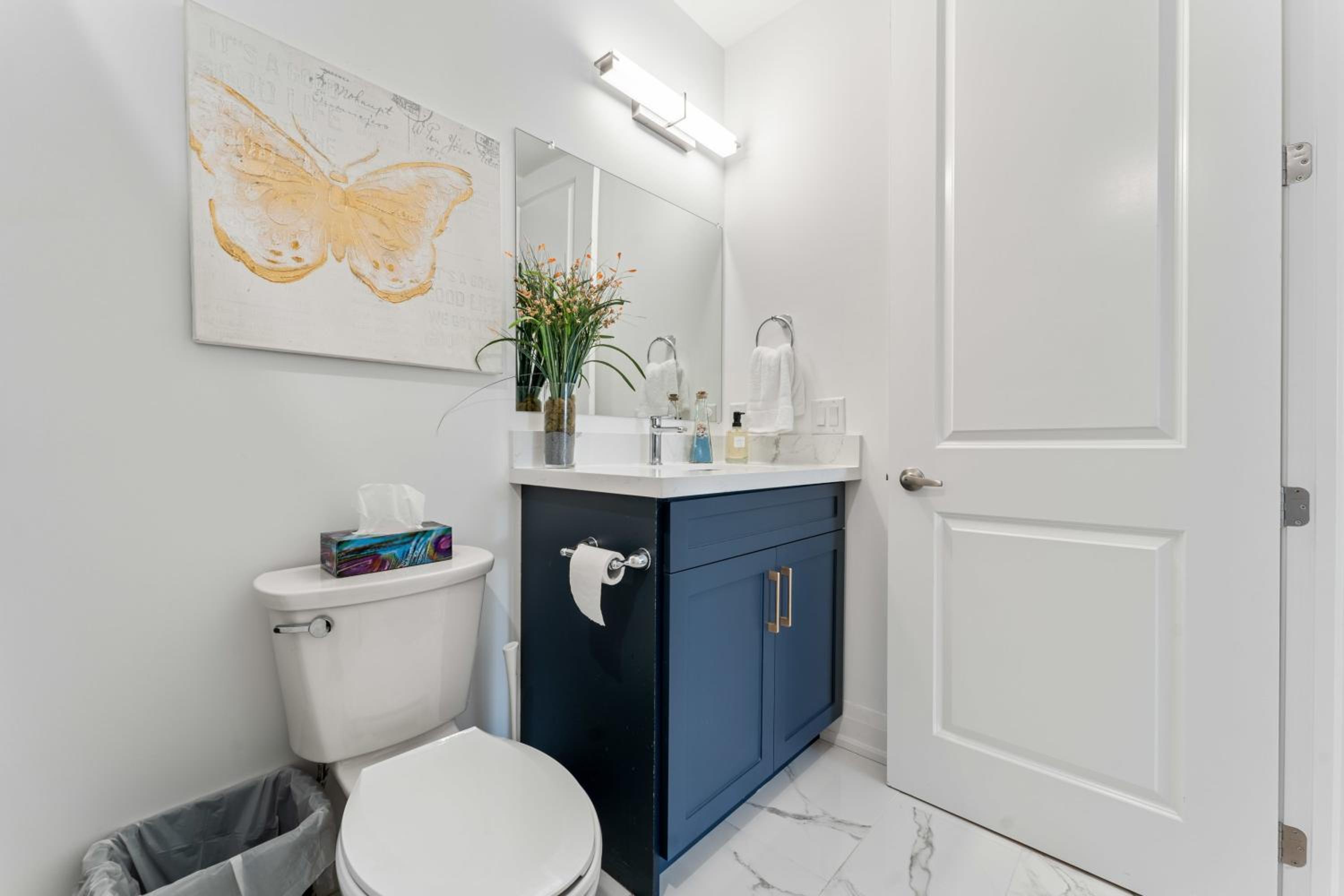 U2 - Beachy Paradise -Private & Spacious 2bdrm apt