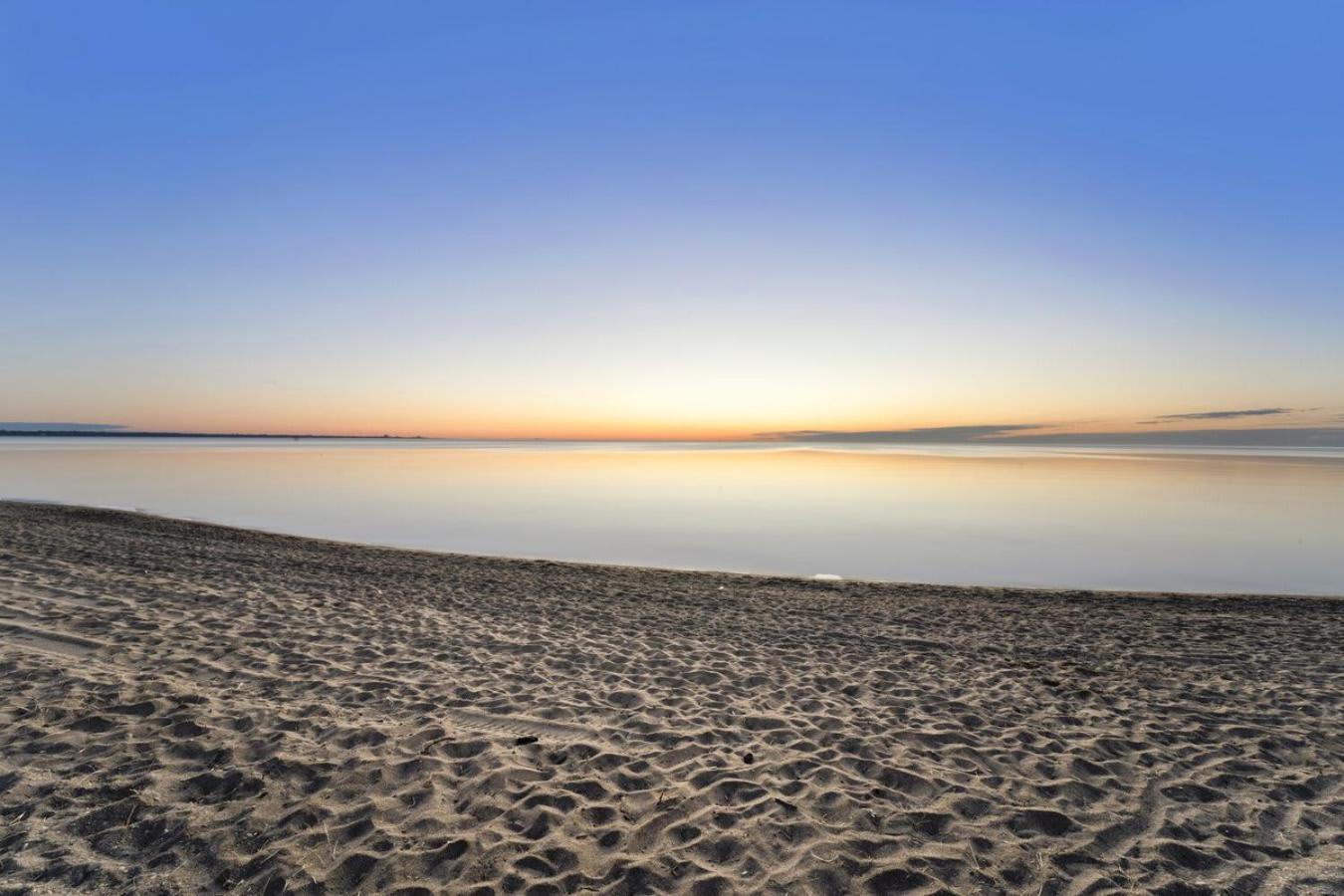 U2 - Beachy Paradise -Private & Spacious 2bdrm apt