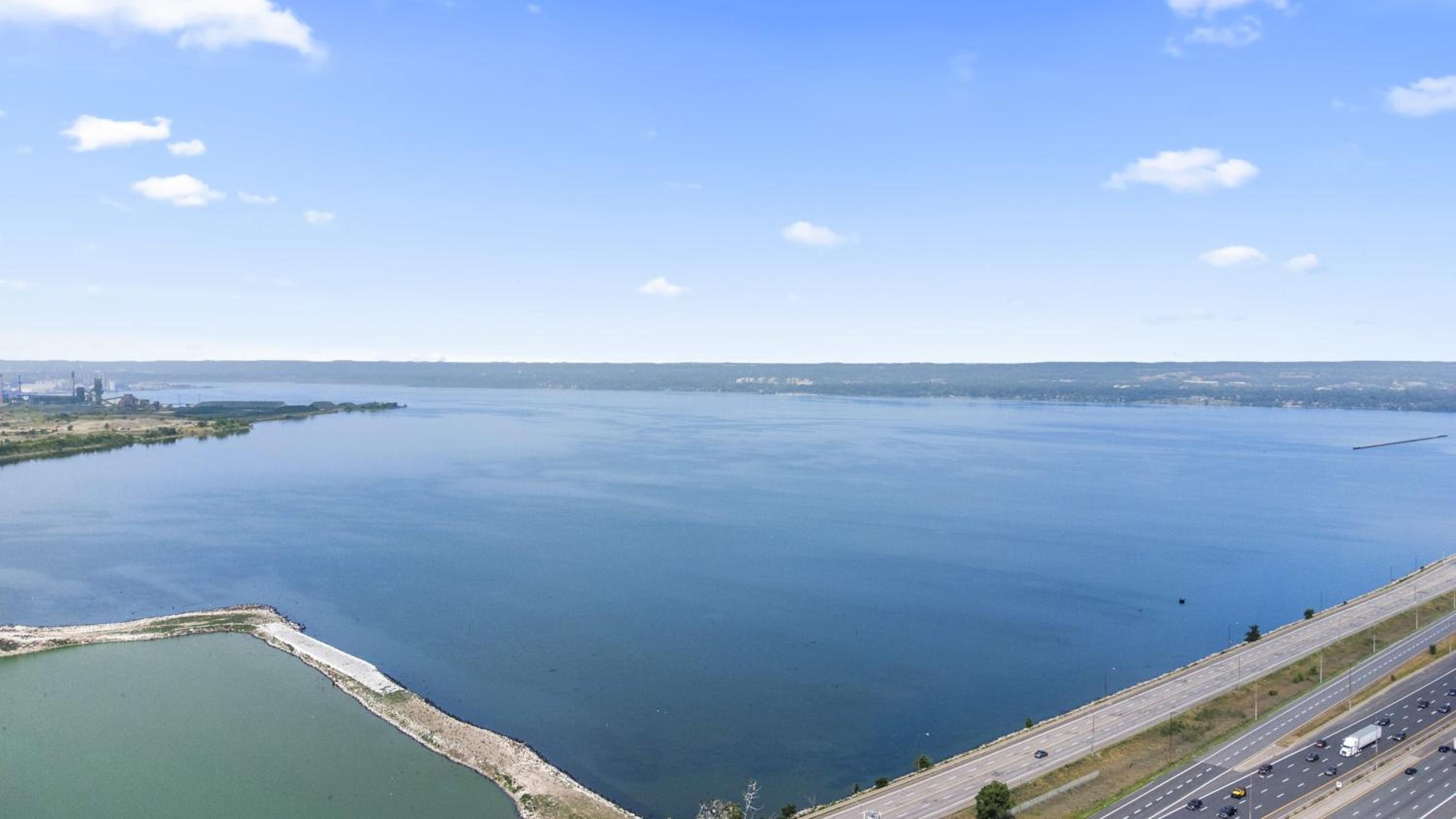 U2 - Beachy Paradise -Private & Spacious 2bdrm apt