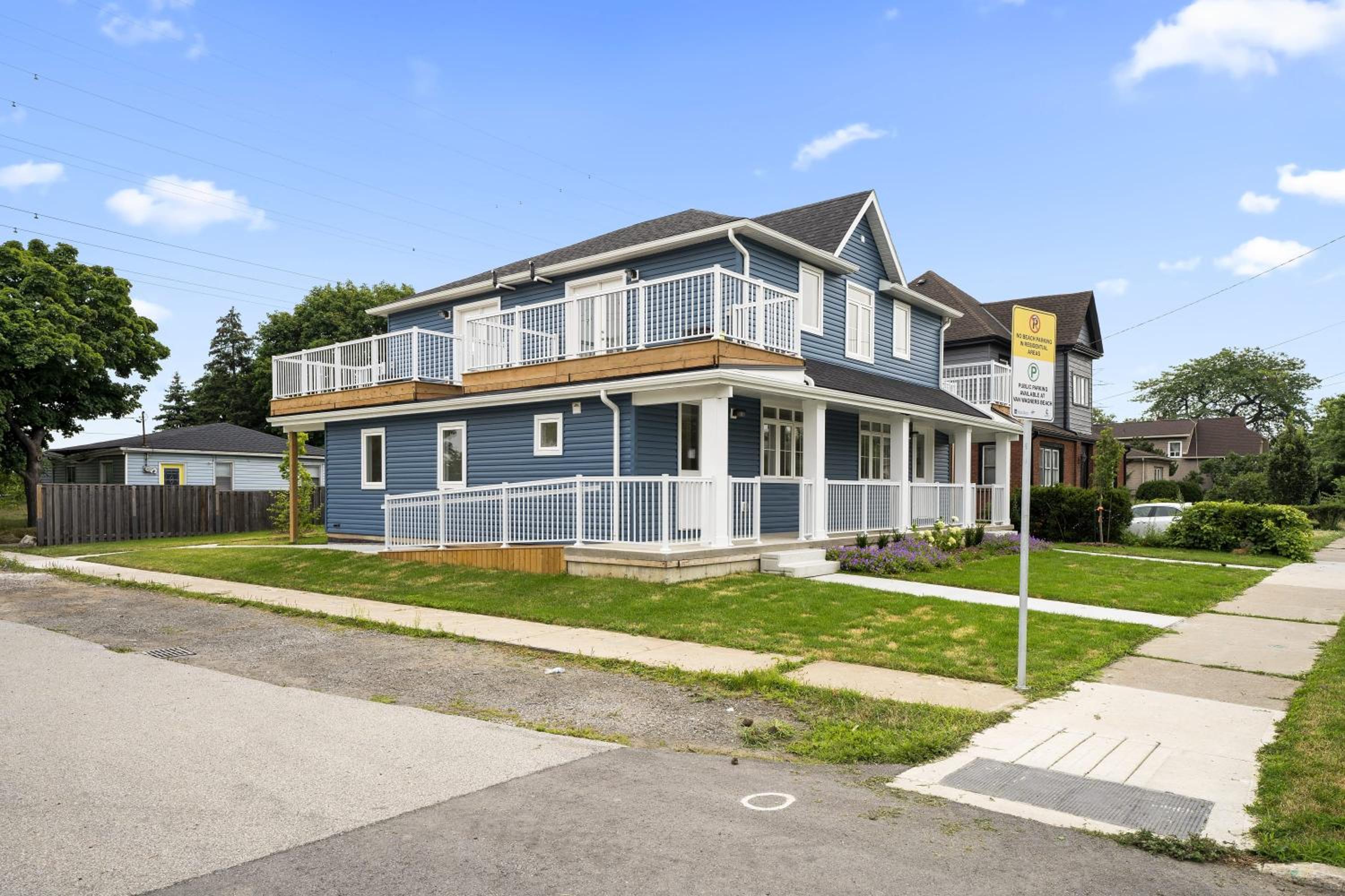 U2 - Beachy Paradise -Private & Spacious 2bdrm apt