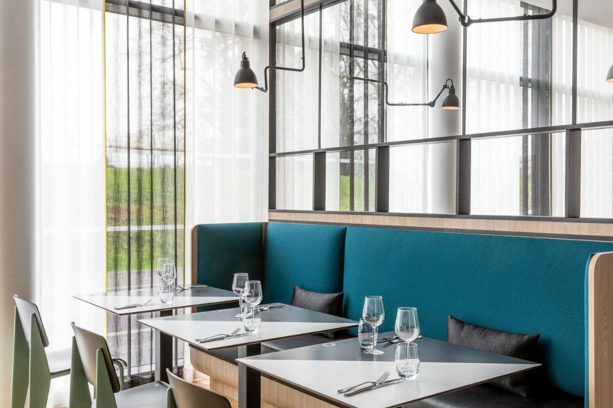 restaurant