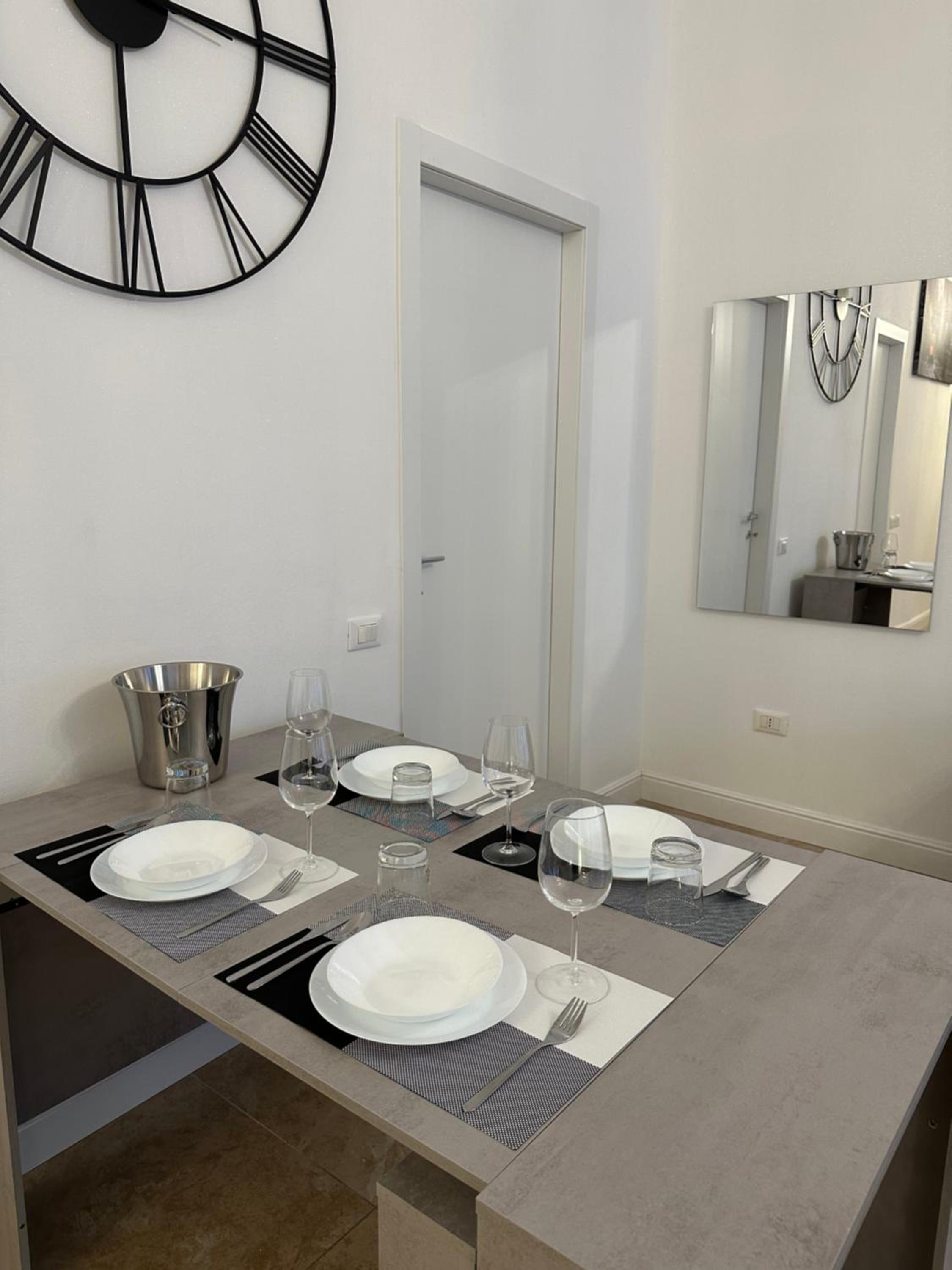 San Babila - Luxury Milanese Apartment