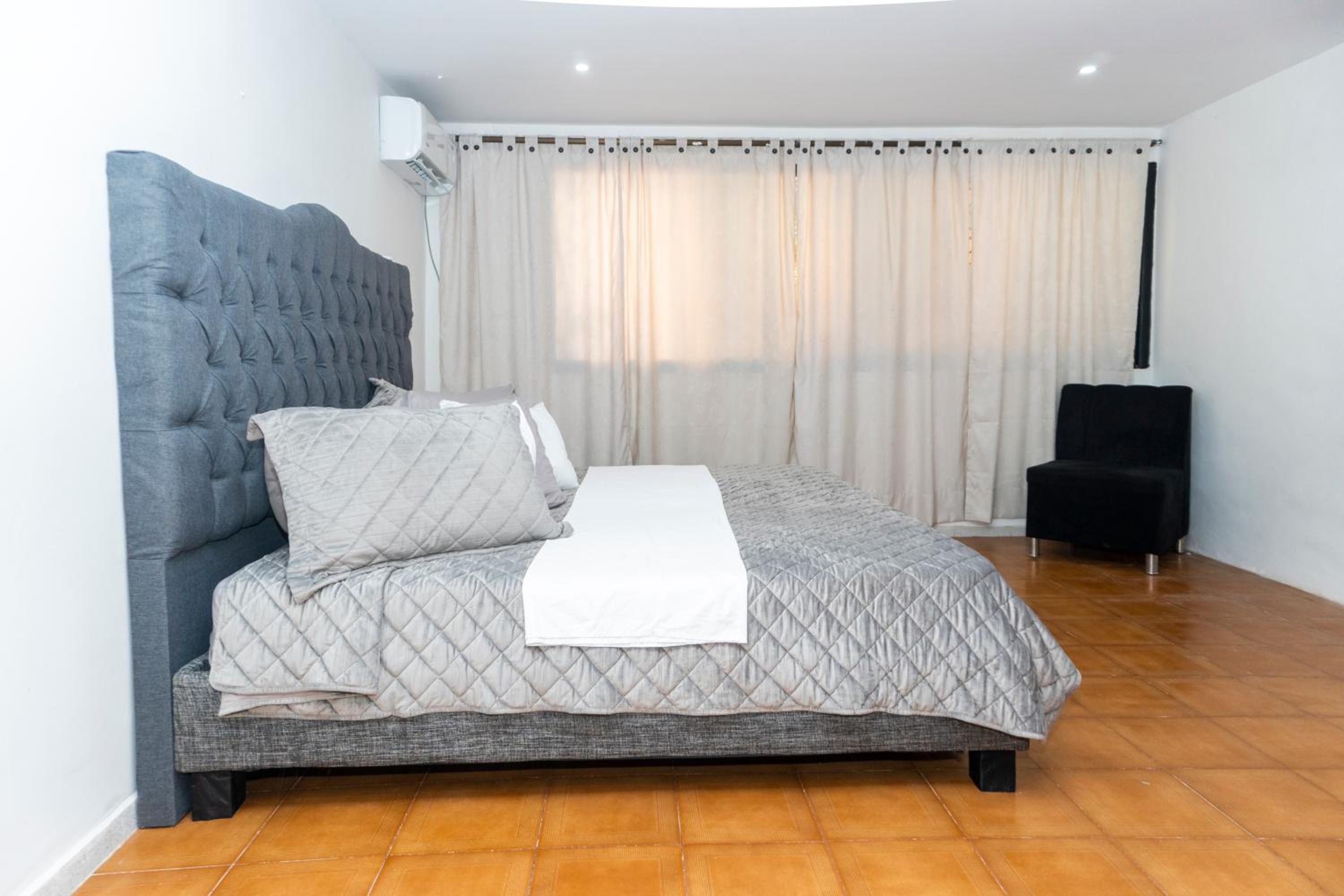 Cartagena Classics - Omega House