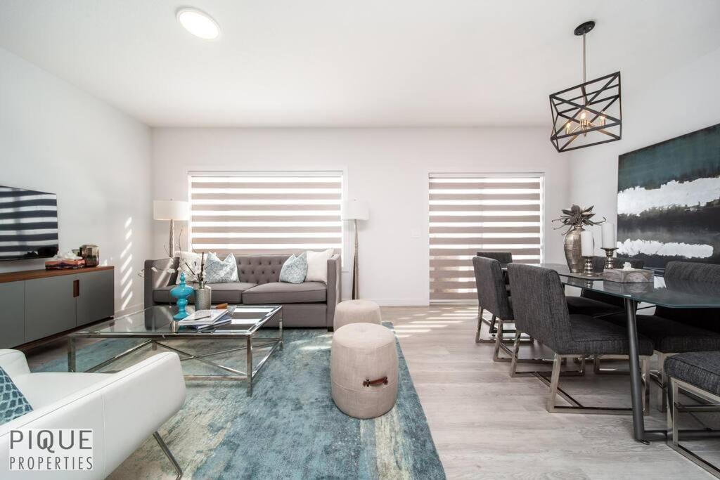 *New*Chic Modern Home*King bed*Foosball*Sleeps 8!