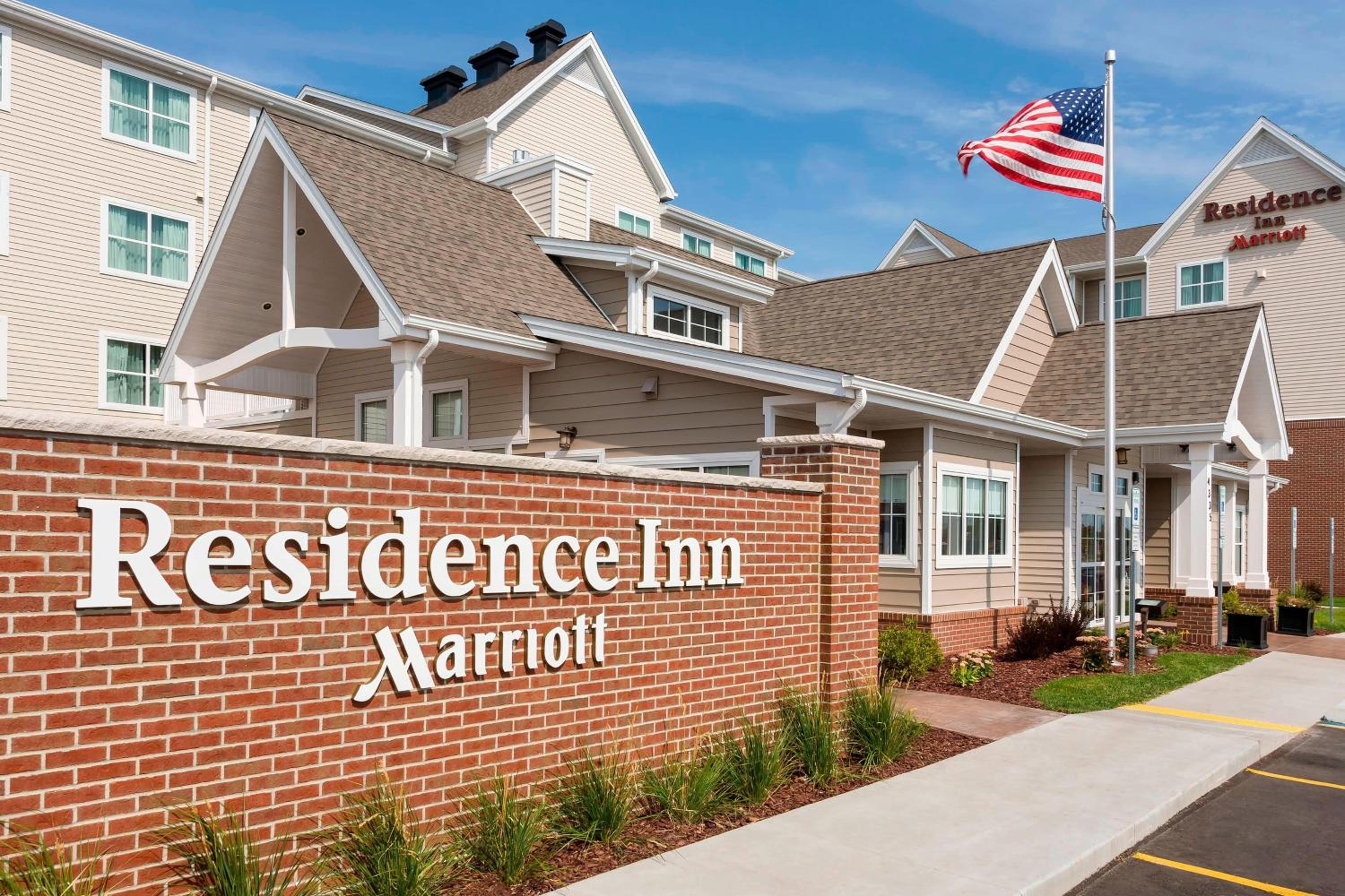 Hotel Residence Inn by Marriott Fargo - Image 1