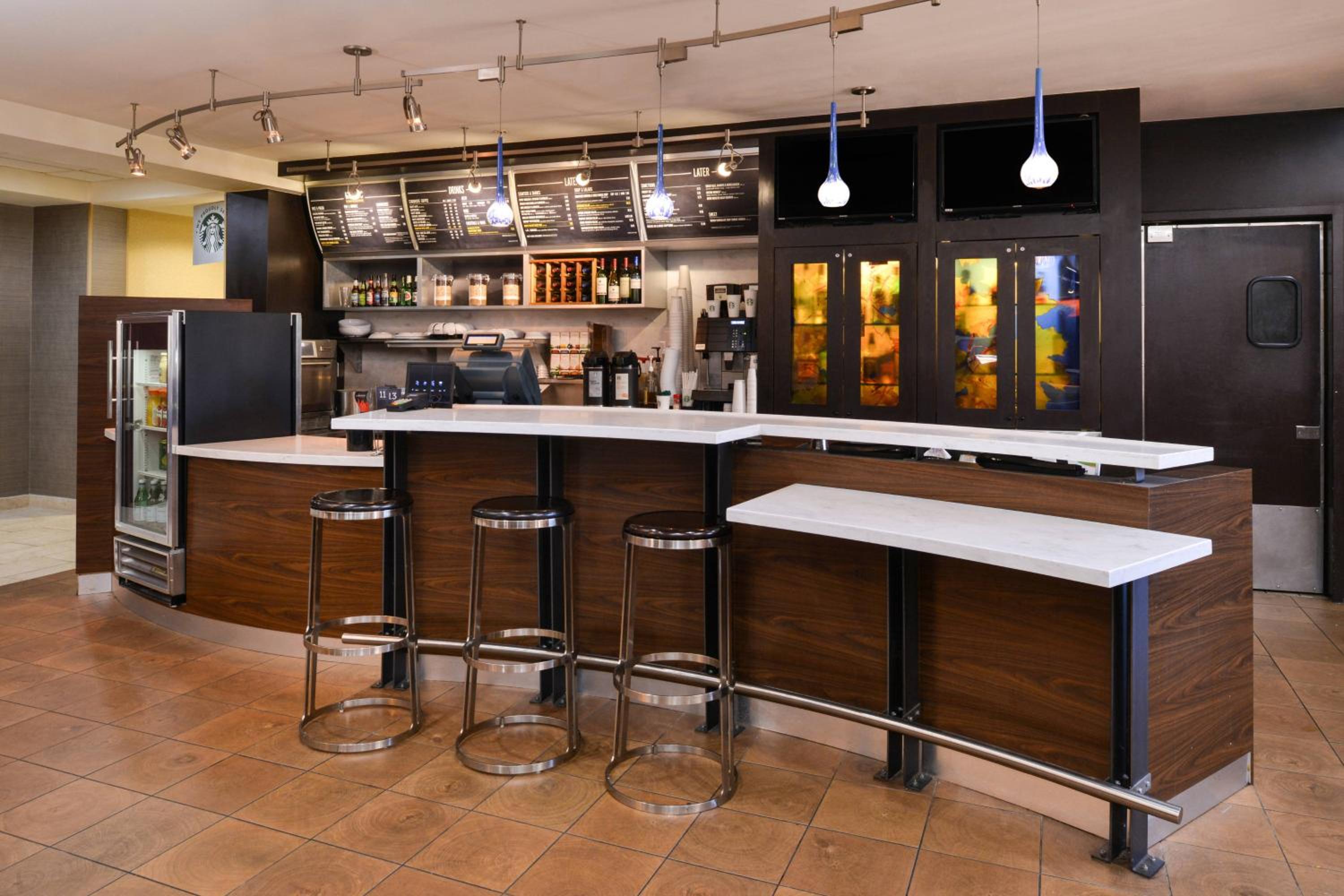 Milwaukee Vacations - Courtyard by Marriott Milwaukee North/Brown Deer - Property Image 4