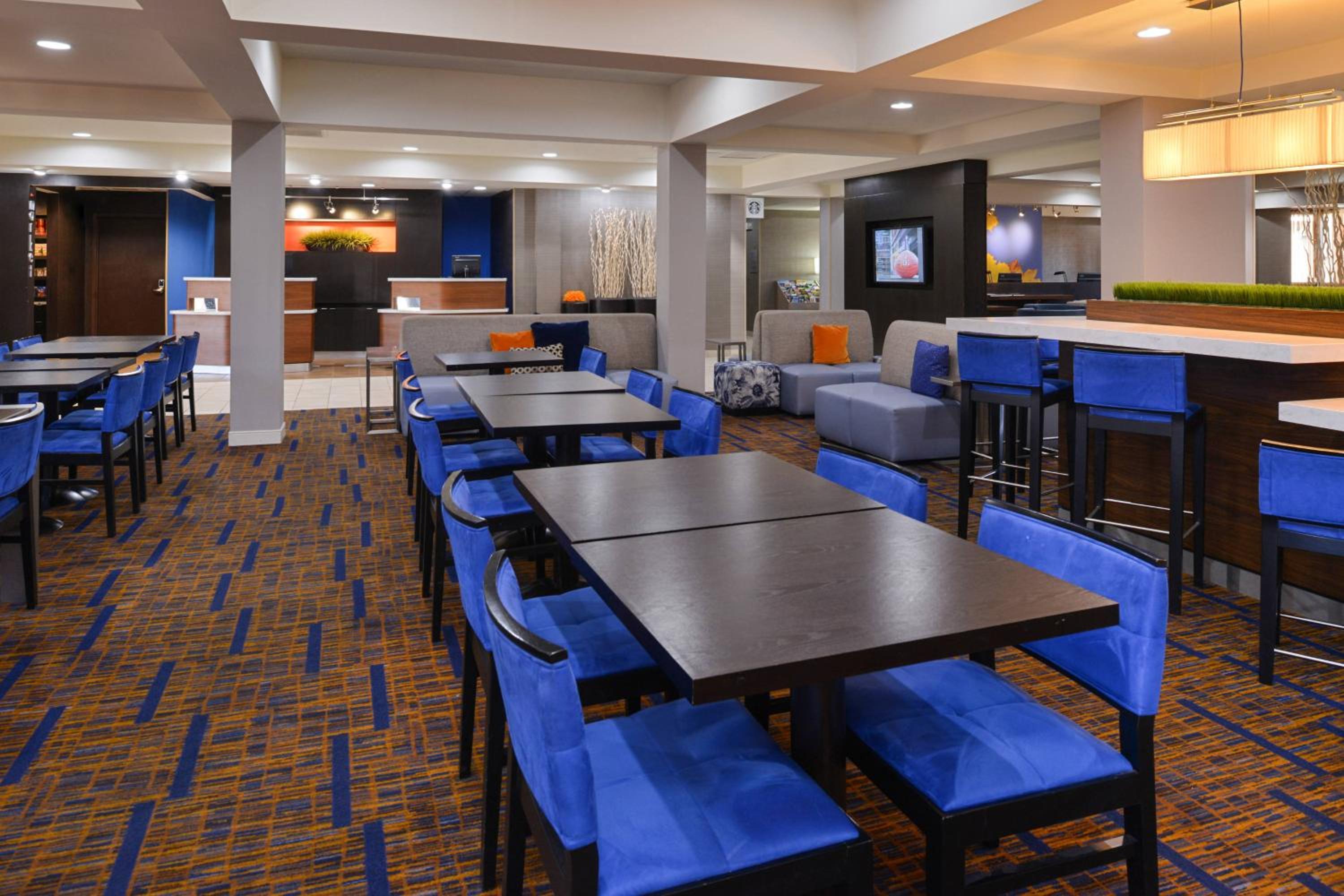 Milwaukee Vacations - Courtyard by Marriott Milwaukee North/Brown Deer - Property Image 5