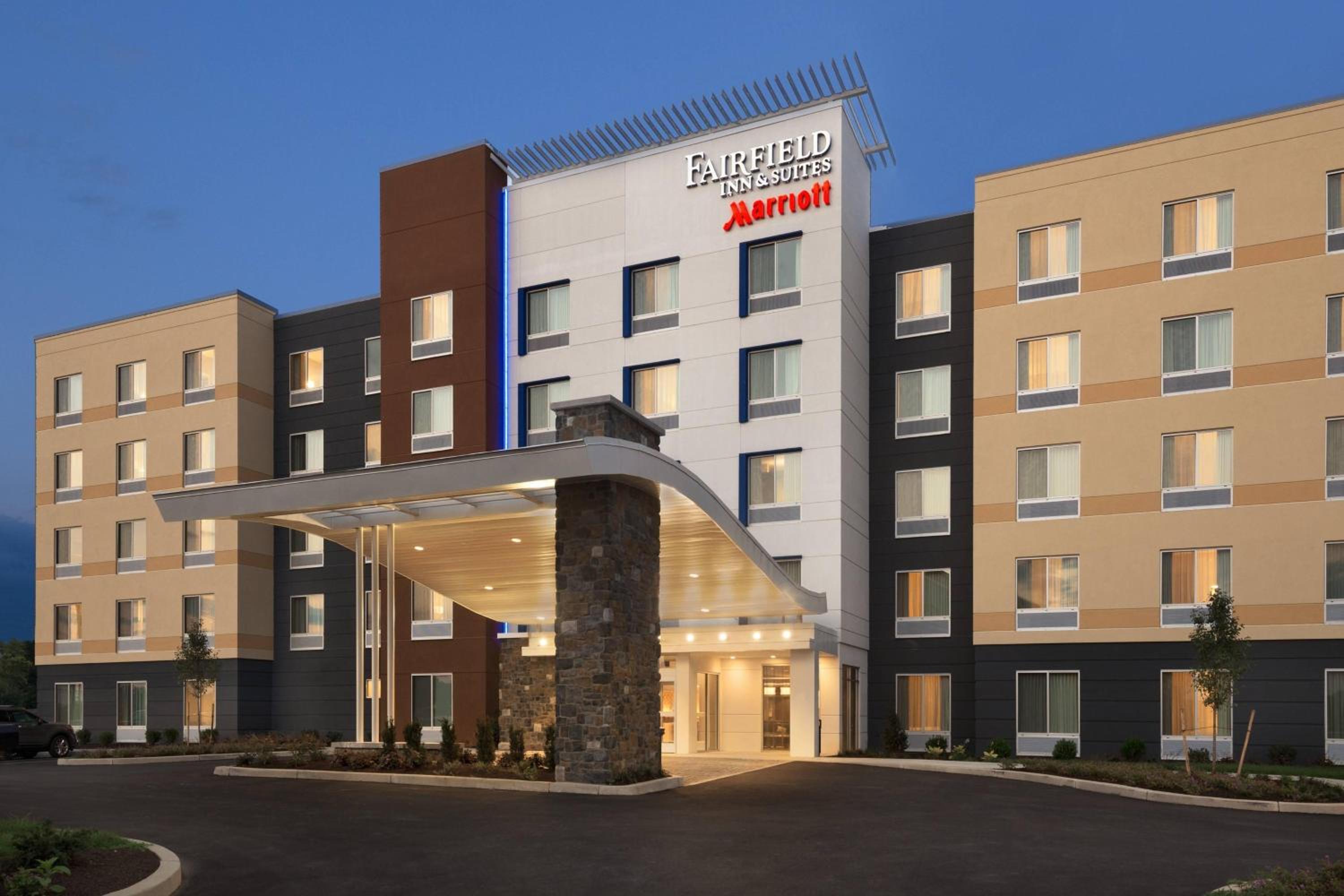 Hotel Fairfield Inn & Suites by Marriott Lancaster East at The Outlets - Image 1