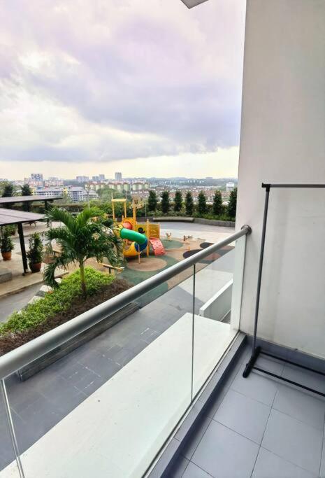 Platino 2BR Paradigm Mall Netflix Youtube BySTAY