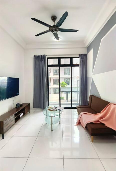 Platino 2BR Paradigm Mall Netflix Youtube BySTAY