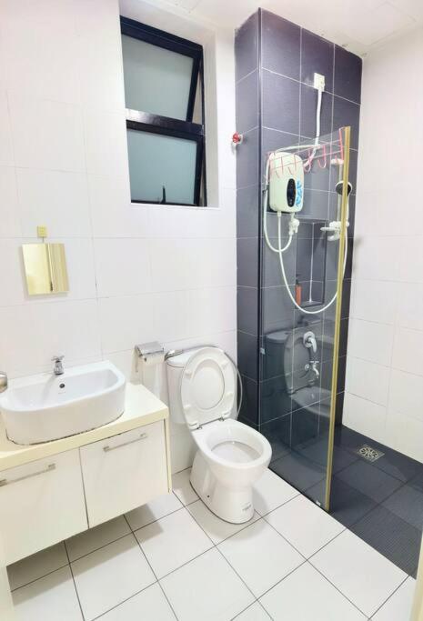 Platino 2BR Paradigm Mall Netflix Youtube BySTAY