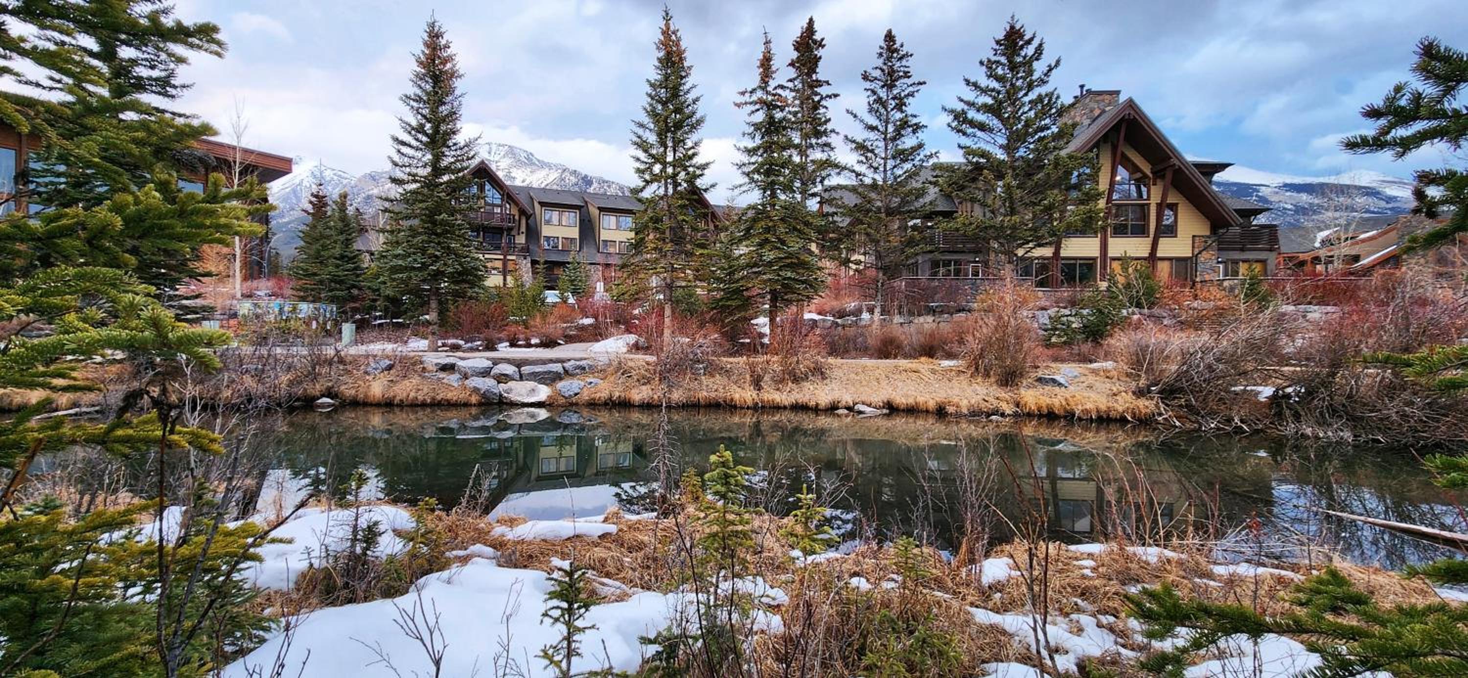 Hotel Luxurious Rundle Cliffs Lodge In Spring Creek