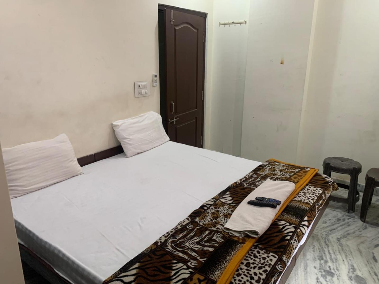hotel white apple view 5