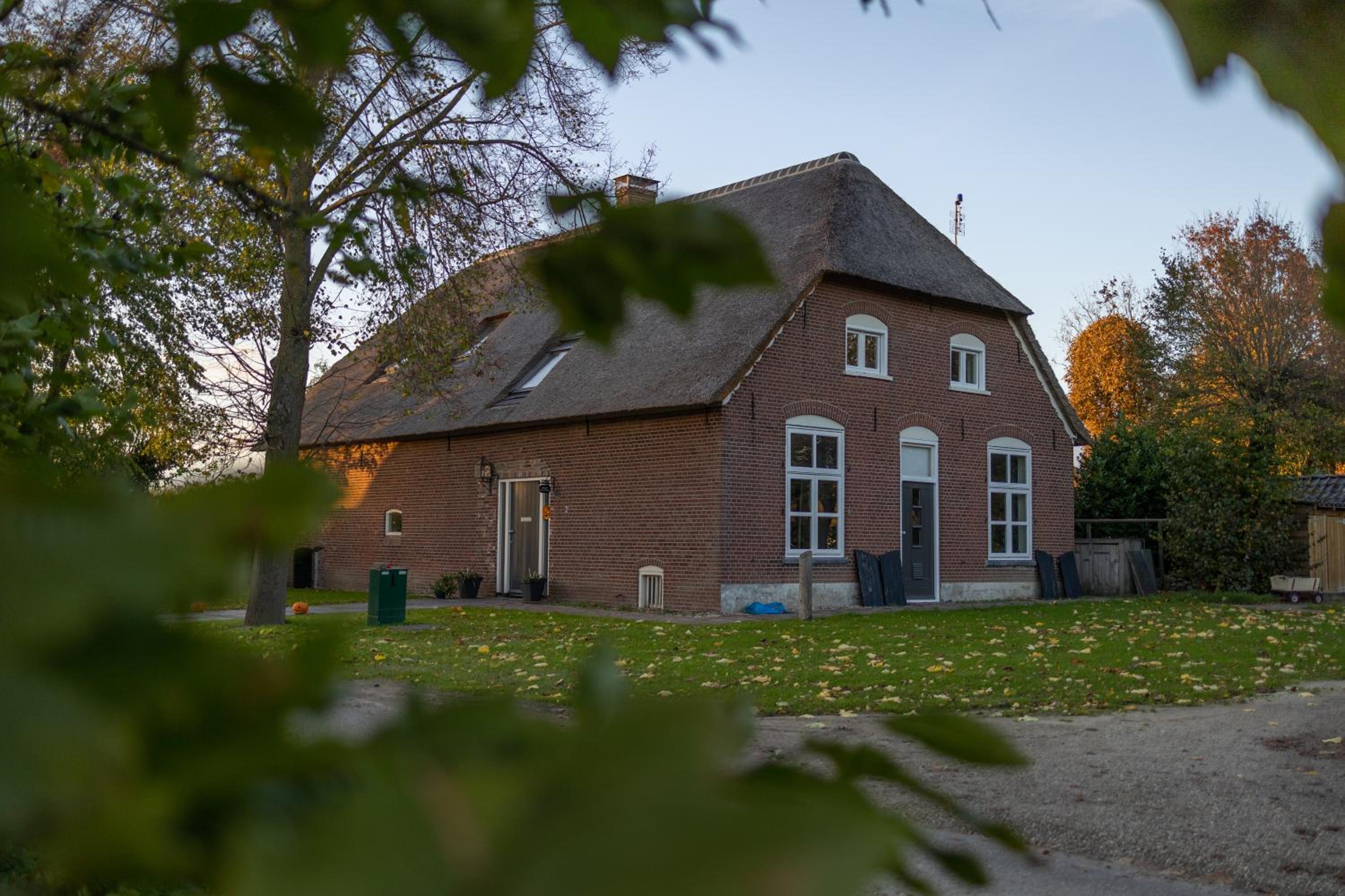 8 person apartment with heated swimmingpool Hoek van Winssen