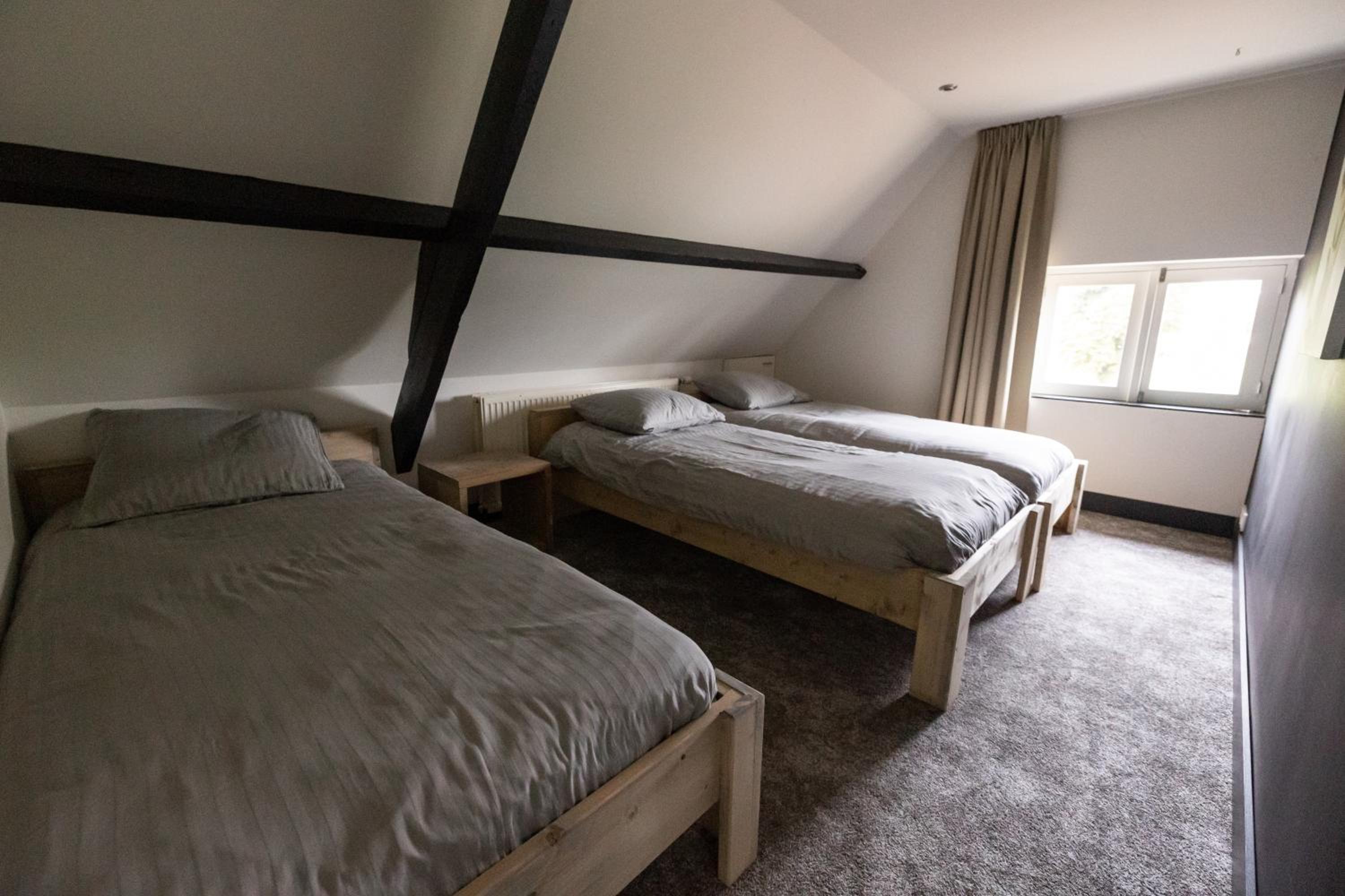 8 person apartment with heated swimmingpool Hoek van Winssen