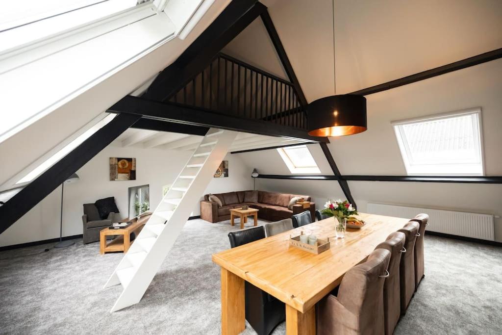 8 person apartment with heated swimmingpool Hoek van Winssen