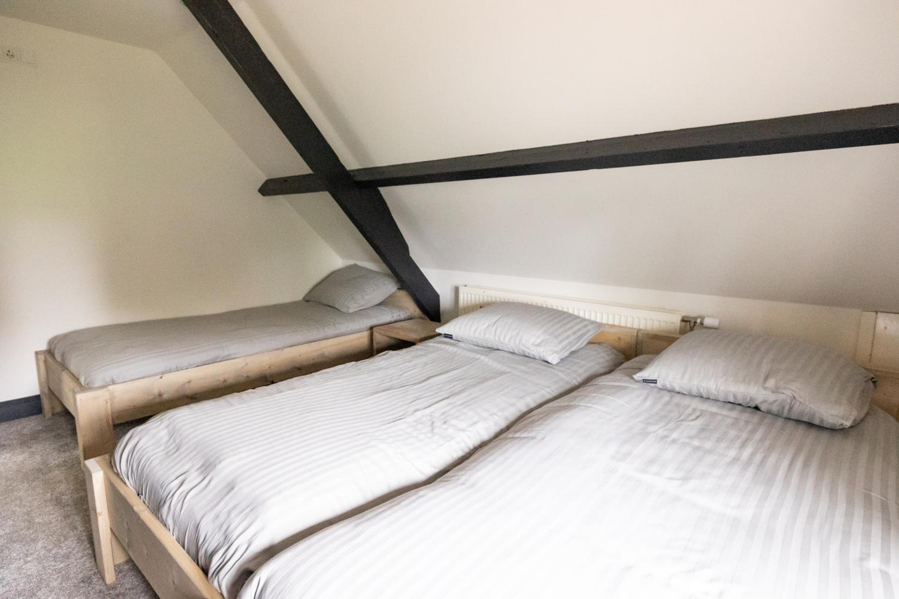 8 person apartment with heated swimmingpool Hoek van Winssen