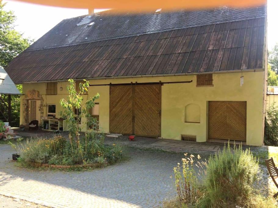 Kleine Kunstremise mit Holzofen Burg Freienfels