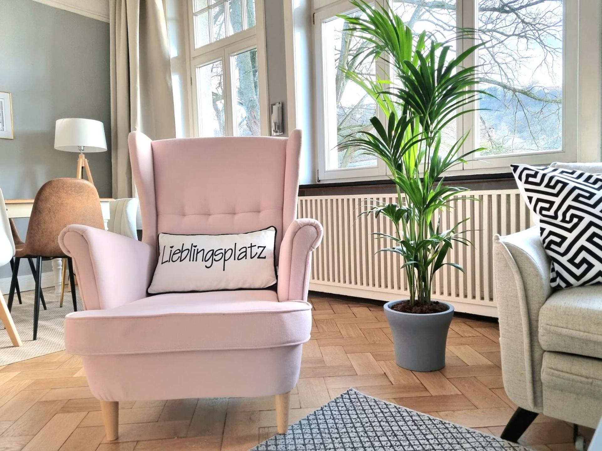 Charysma - Jugendstil trifft Moderne, Schlafzimmer mit Smart-TV, Tischfussball, Darts, Parkplatz